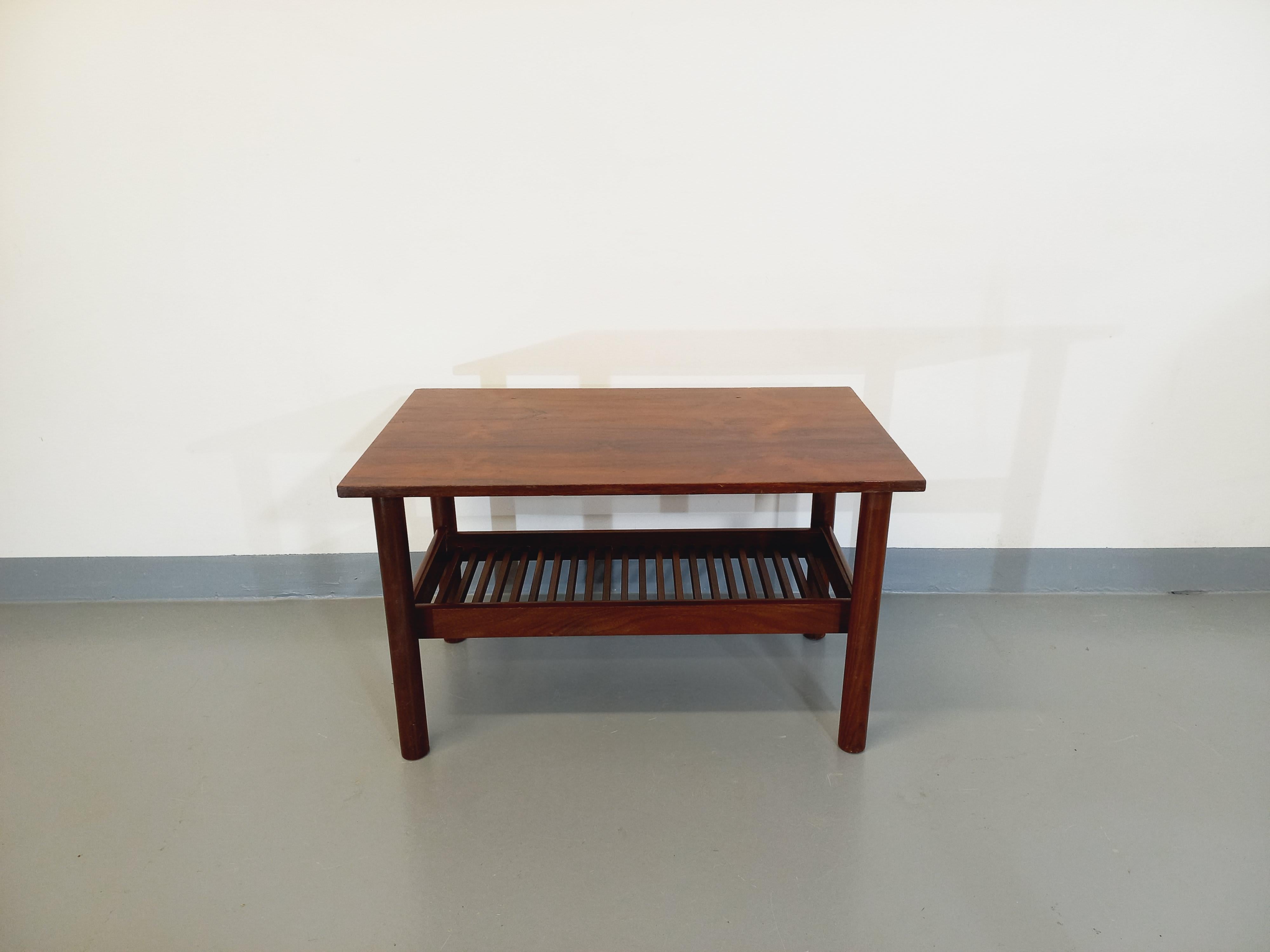 Vintage-Tisch aus Palissandre aus den 60er Jahren im Angebot 3
