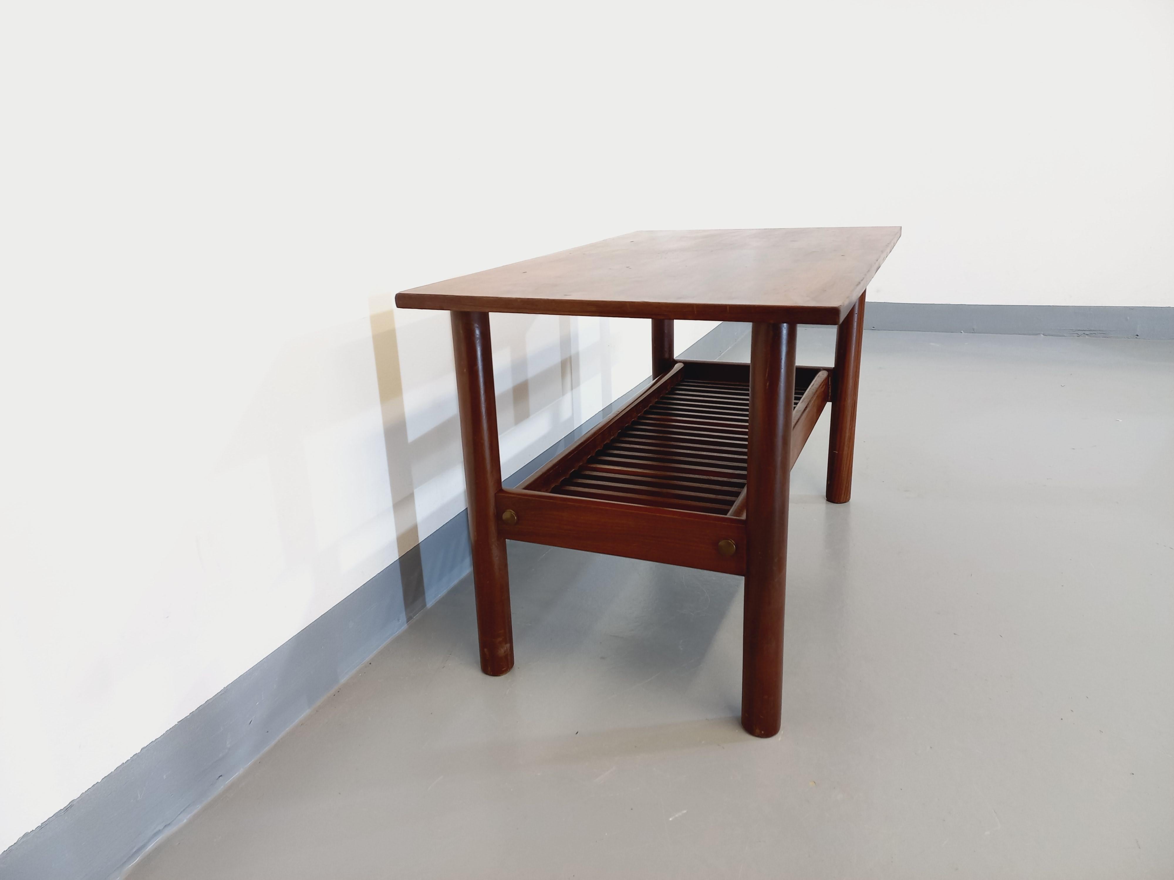 Vintage-Tisch aus Palissandre aus den 60er Jahren (Mitte des 20. Jahrhunderts) im Angebot