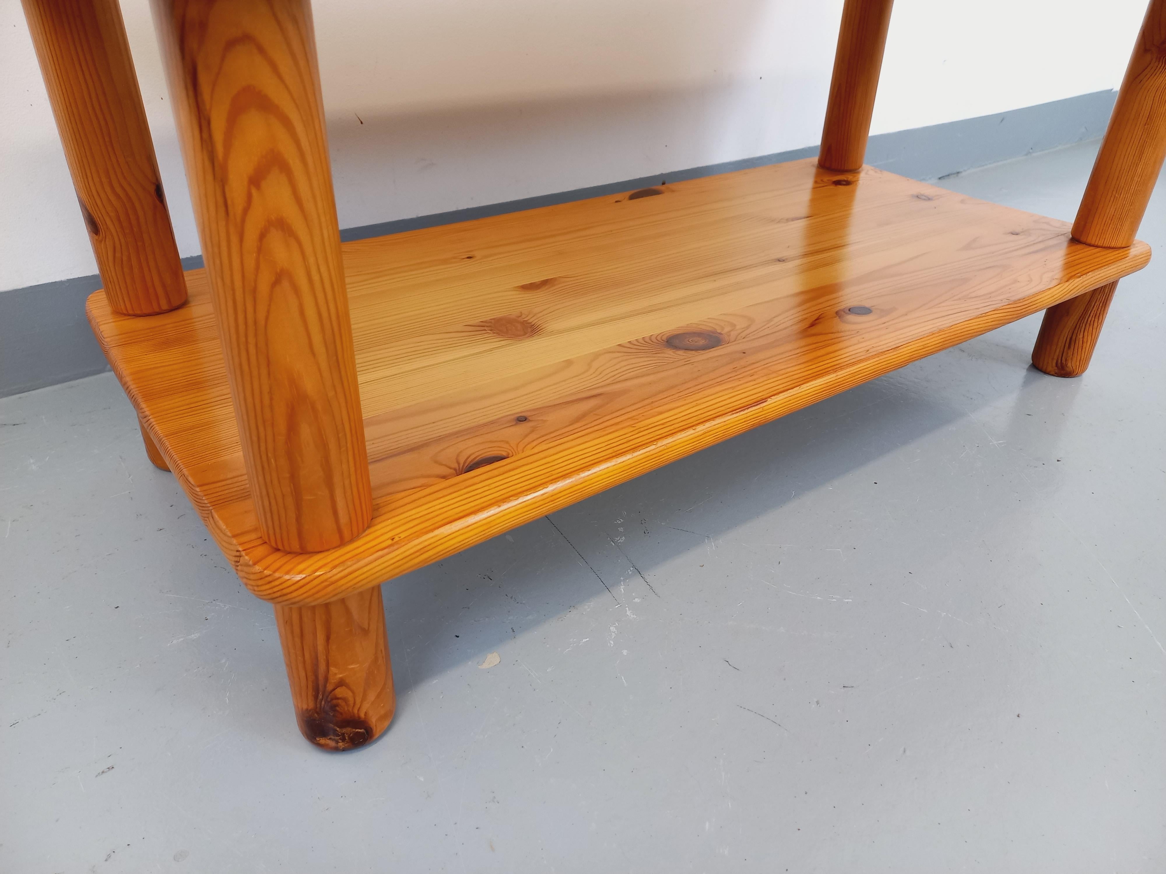Table basse vintage en pin massif des années 70 80 en vente 7