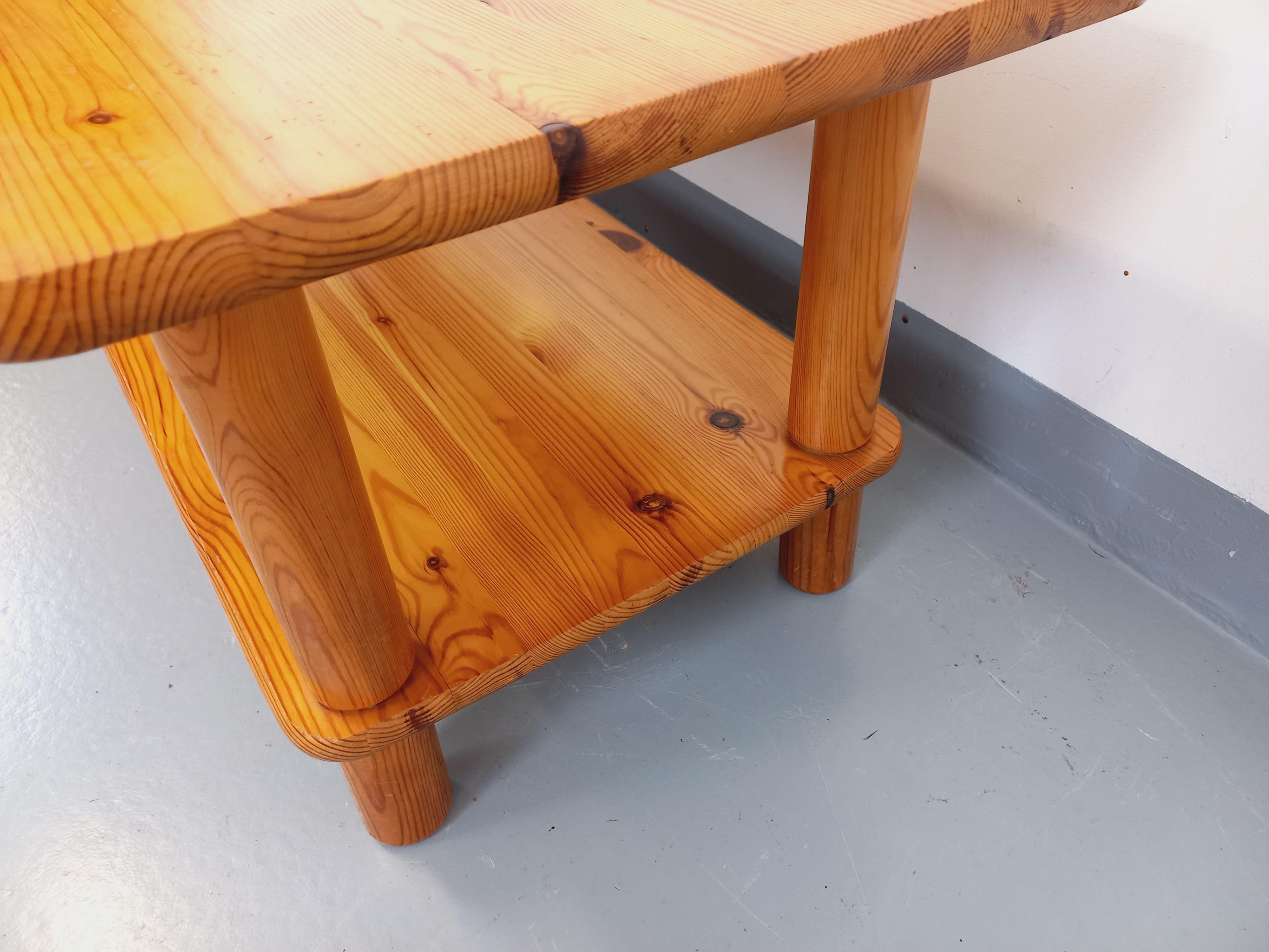 Table basse vintage en pin massif des années 70 80 en vente 9