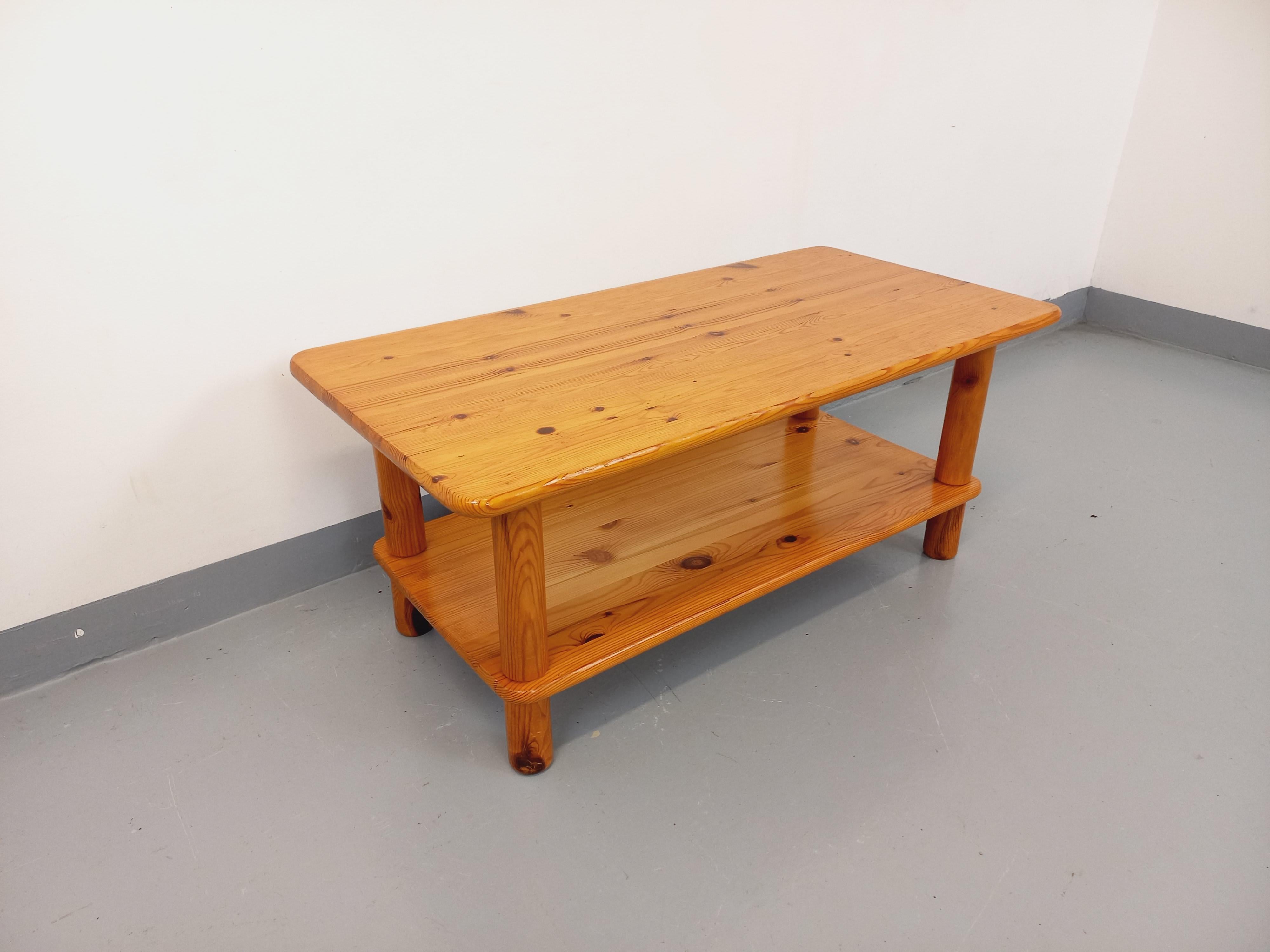 Pin Table basse vintage en pin massif des années 70 80 en vente