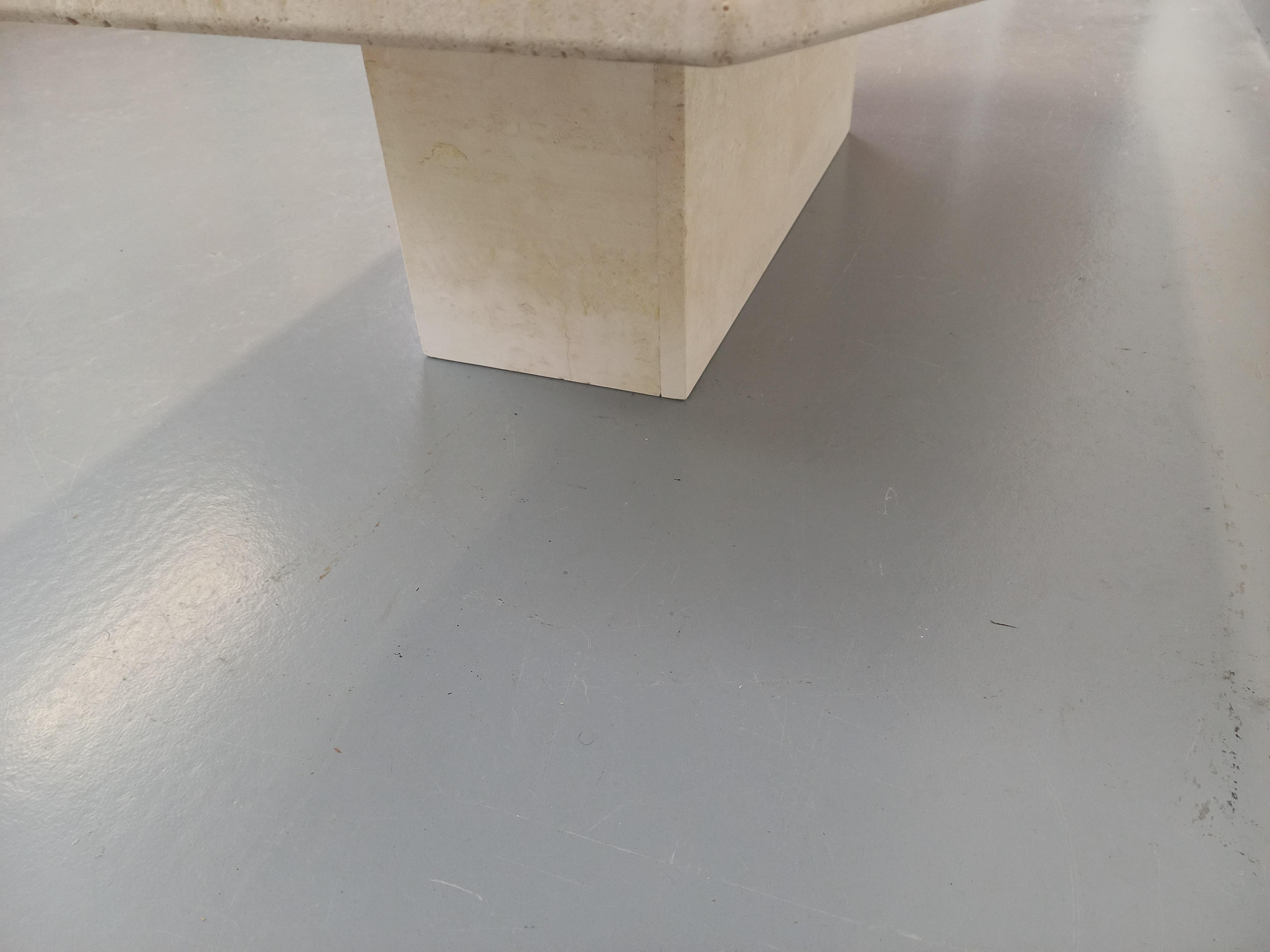 Table basse vintage en travertin des années 70 80 en venta 4