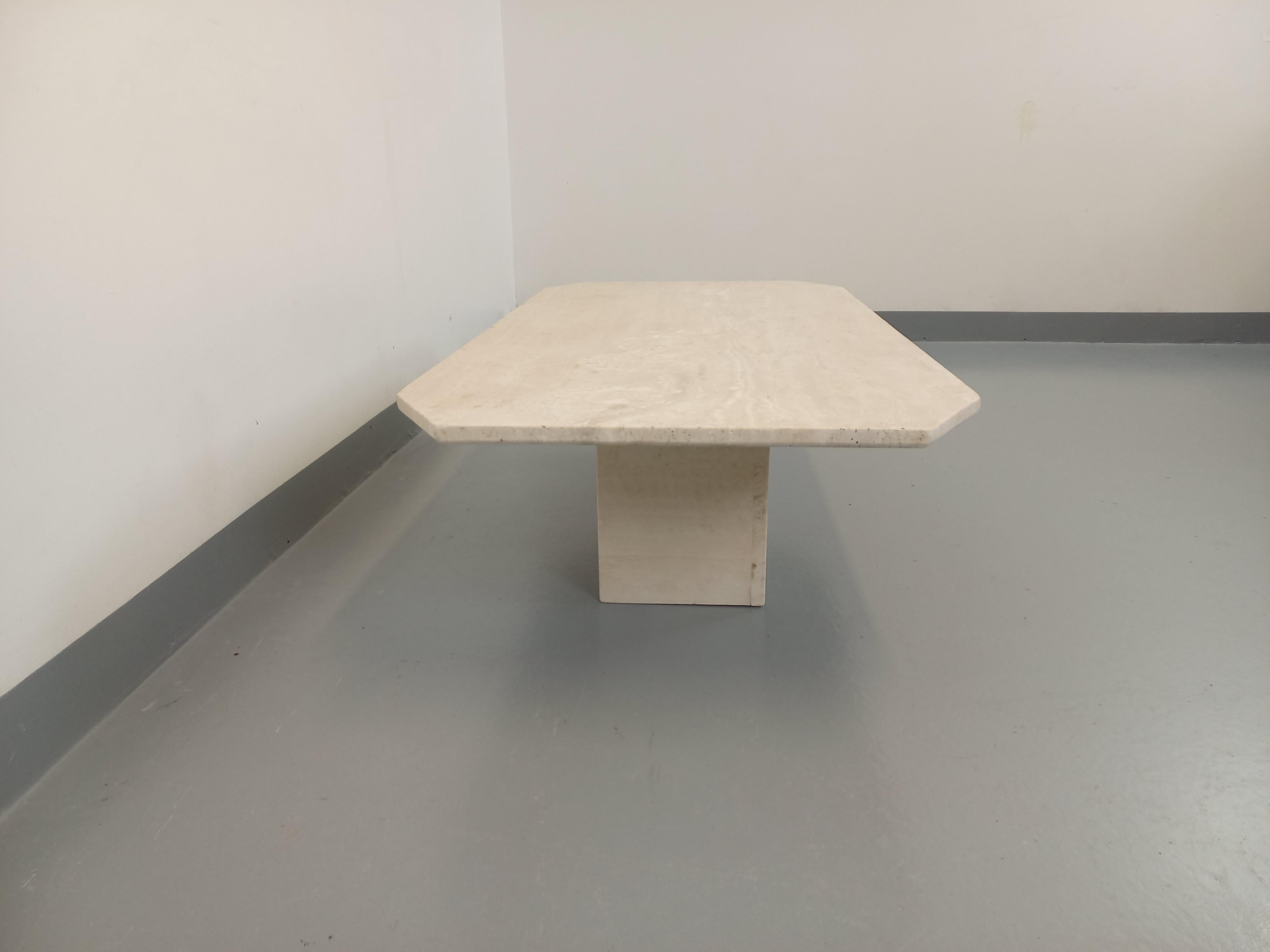Table basse vintage en travertin des années 70 80 Travertino en venta