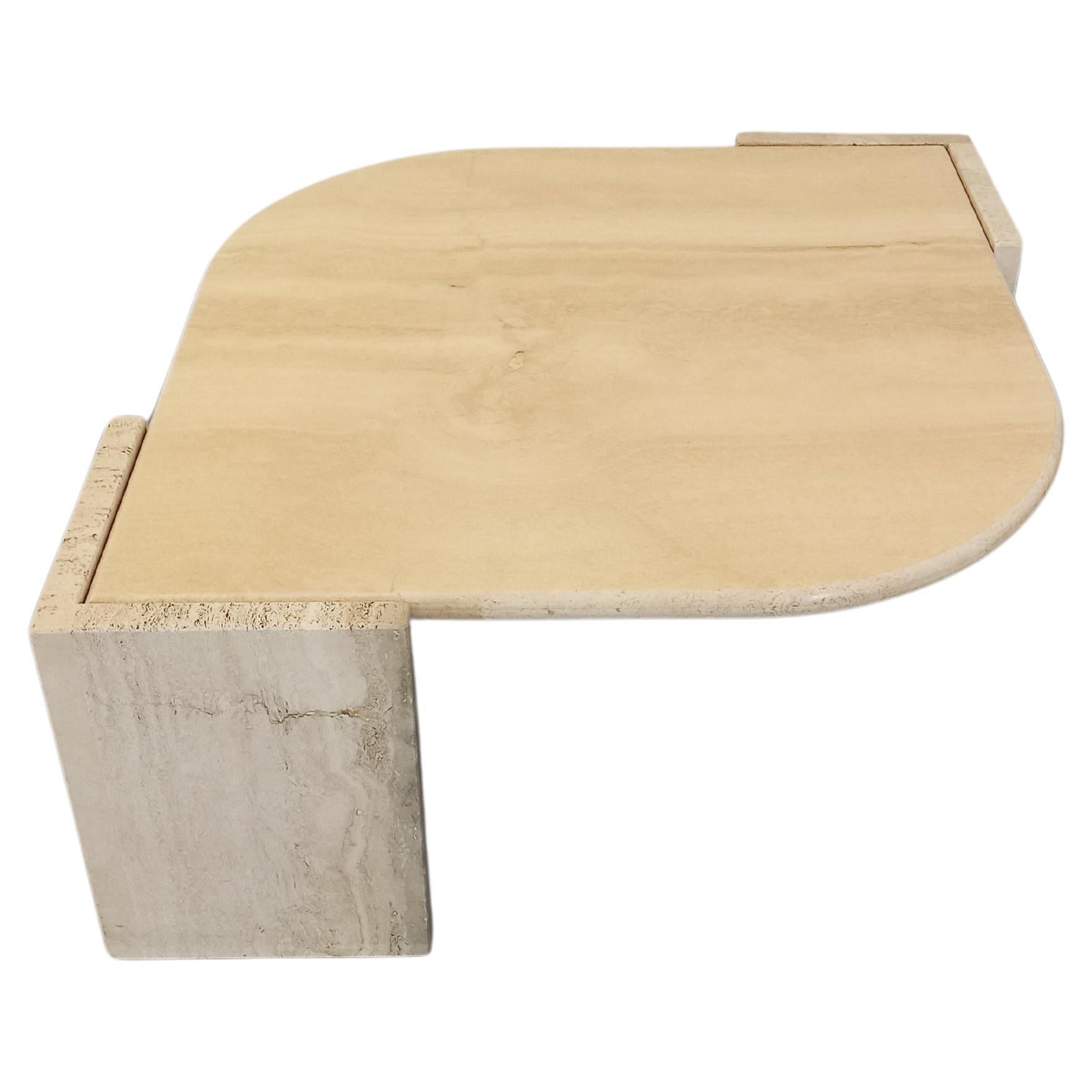 Niedriger Vintage-Tisch aus Travertin aus den 70er Jahren im Angebot