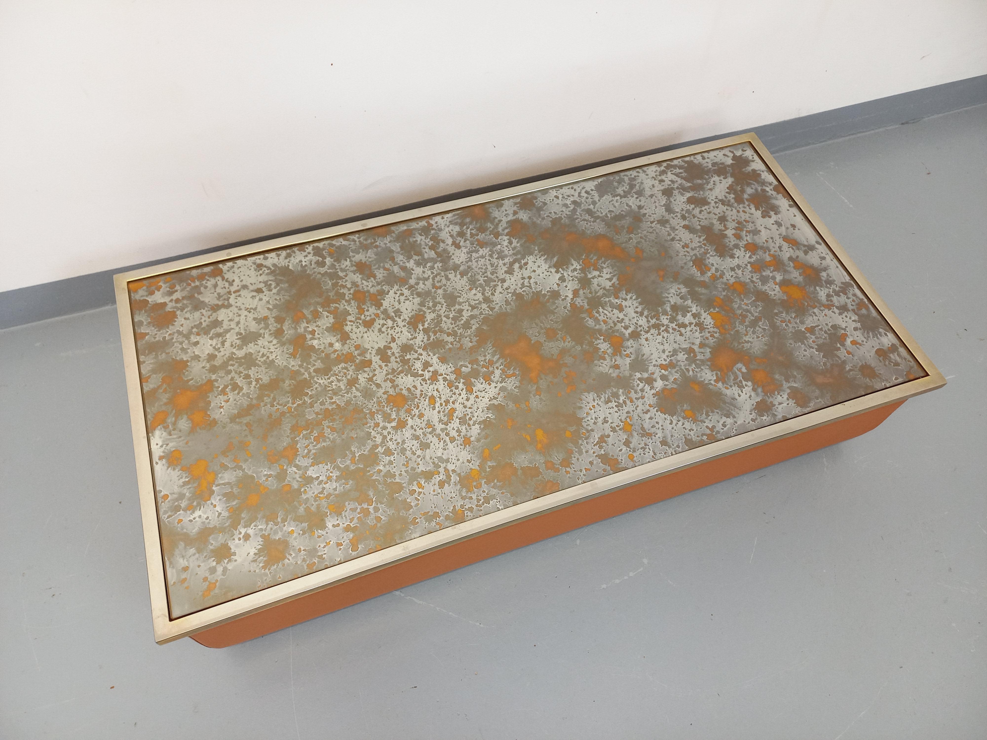 Table basse vintage en verre églomisé, chrome et cuir des années 70 In Good Condition For Sale In BESANÇON, FR