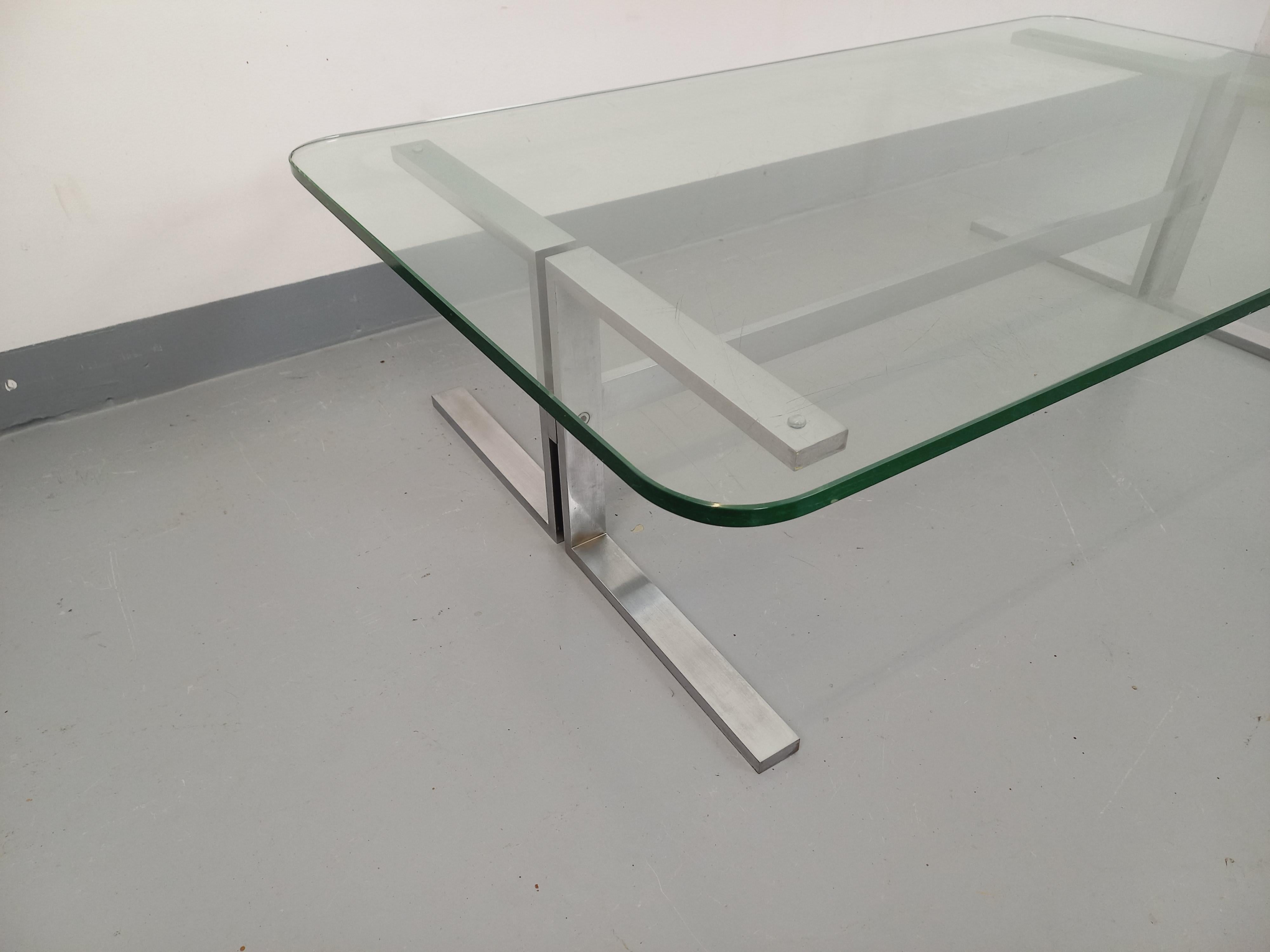 Vintage-Tisch aus transparentem Glas und Aluminium aus den 70er Jahren im Angebot 3