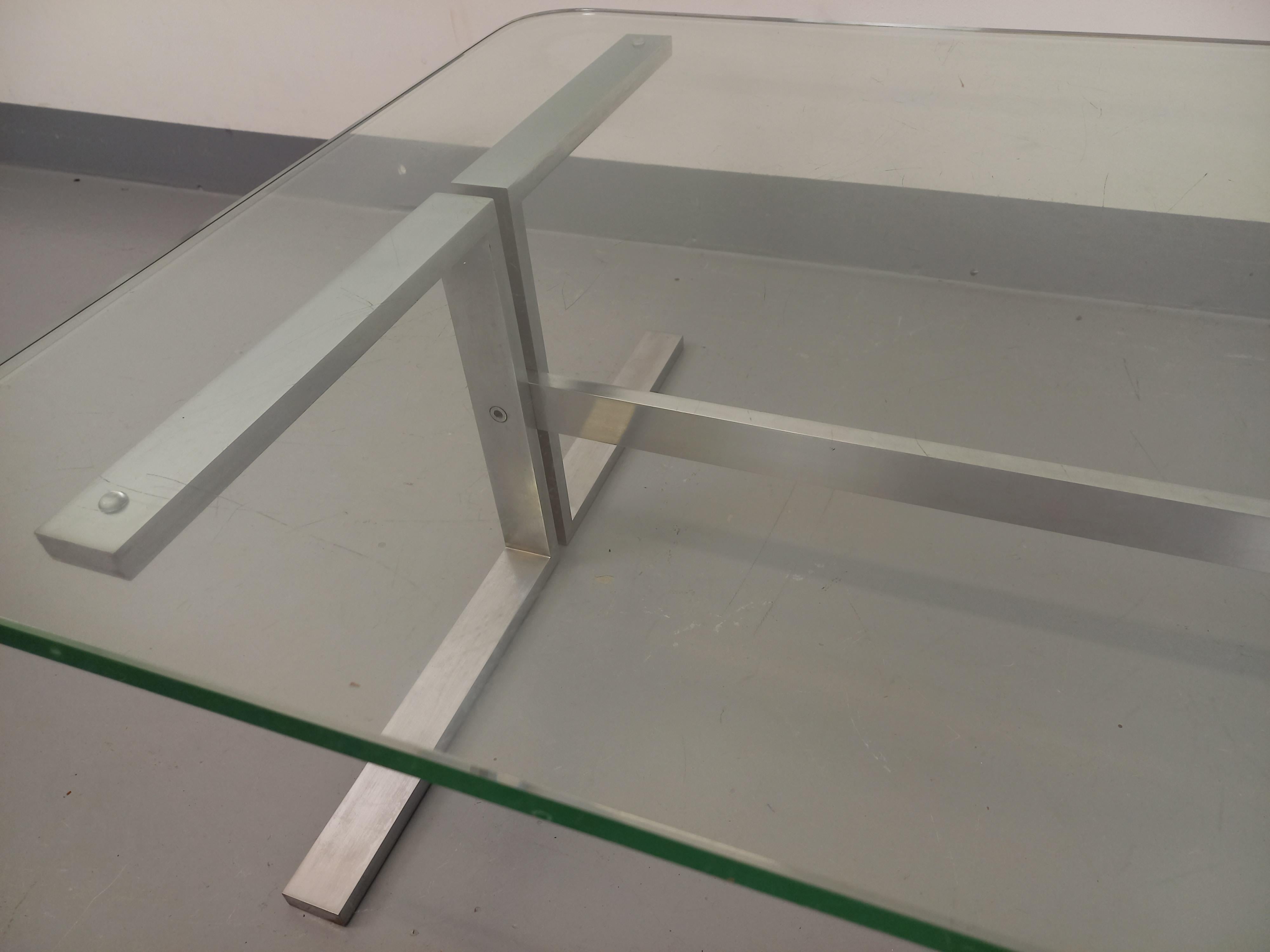 Vintage-Tisch aus transparentem Glas und Aluminium aus den 70er Jahren im Angebot 7