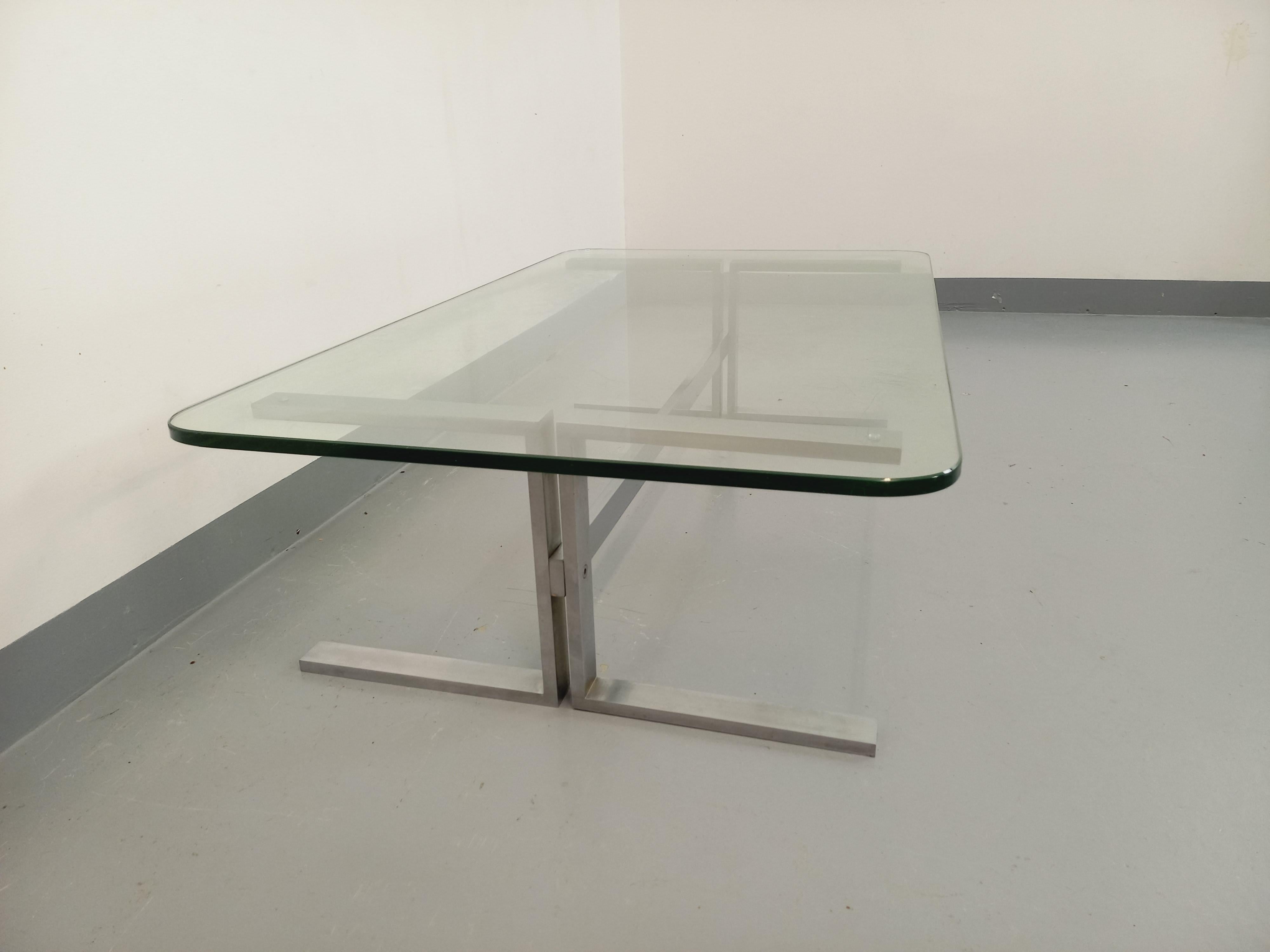 Vintage-Tisch aus transparentem Glas und Aluminium aus den 70er Jahren (Metall) im Angebot