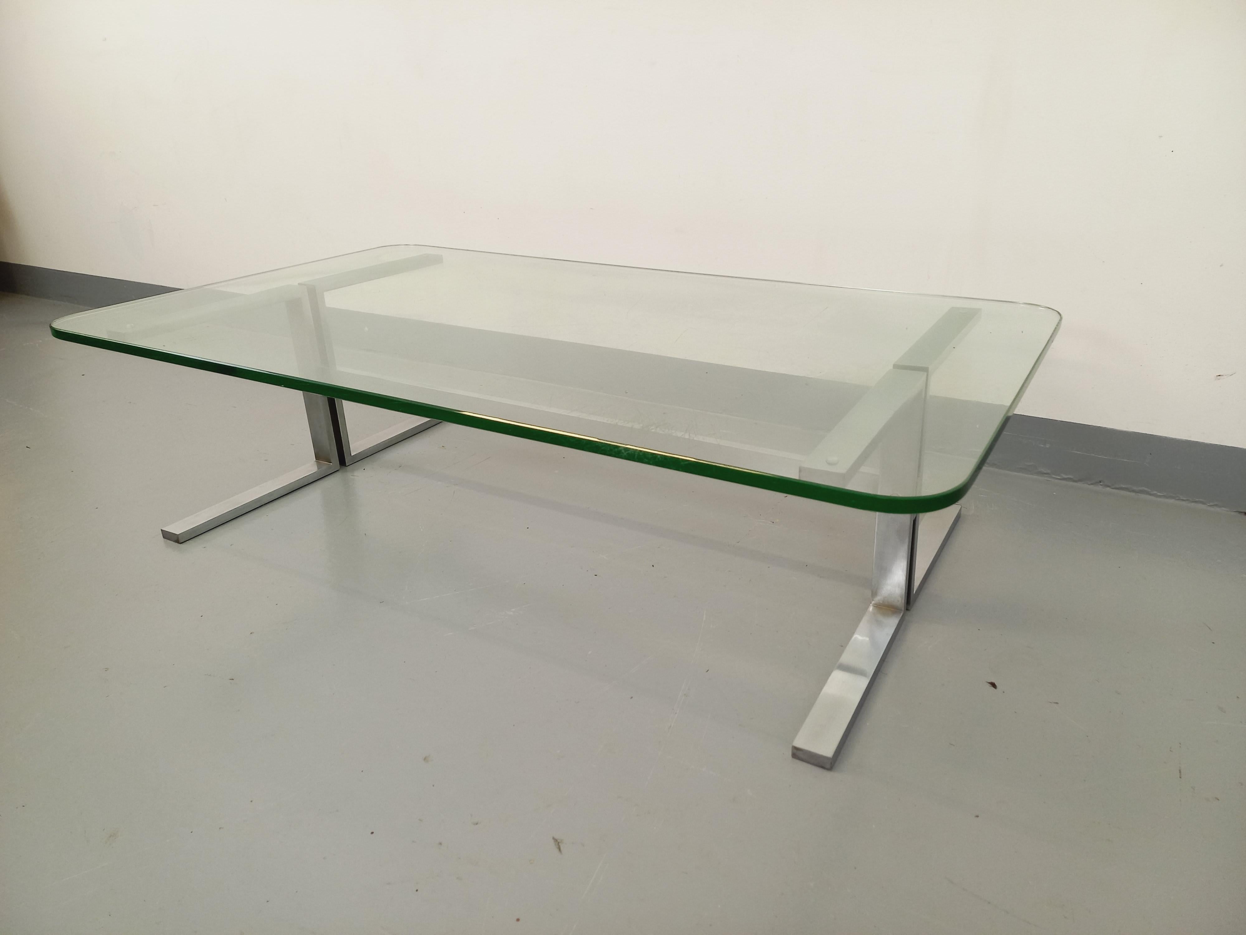 Vintage-Tisch aus transparentem Glas und Aluminium aus den 70er Jahren im Angebot 1