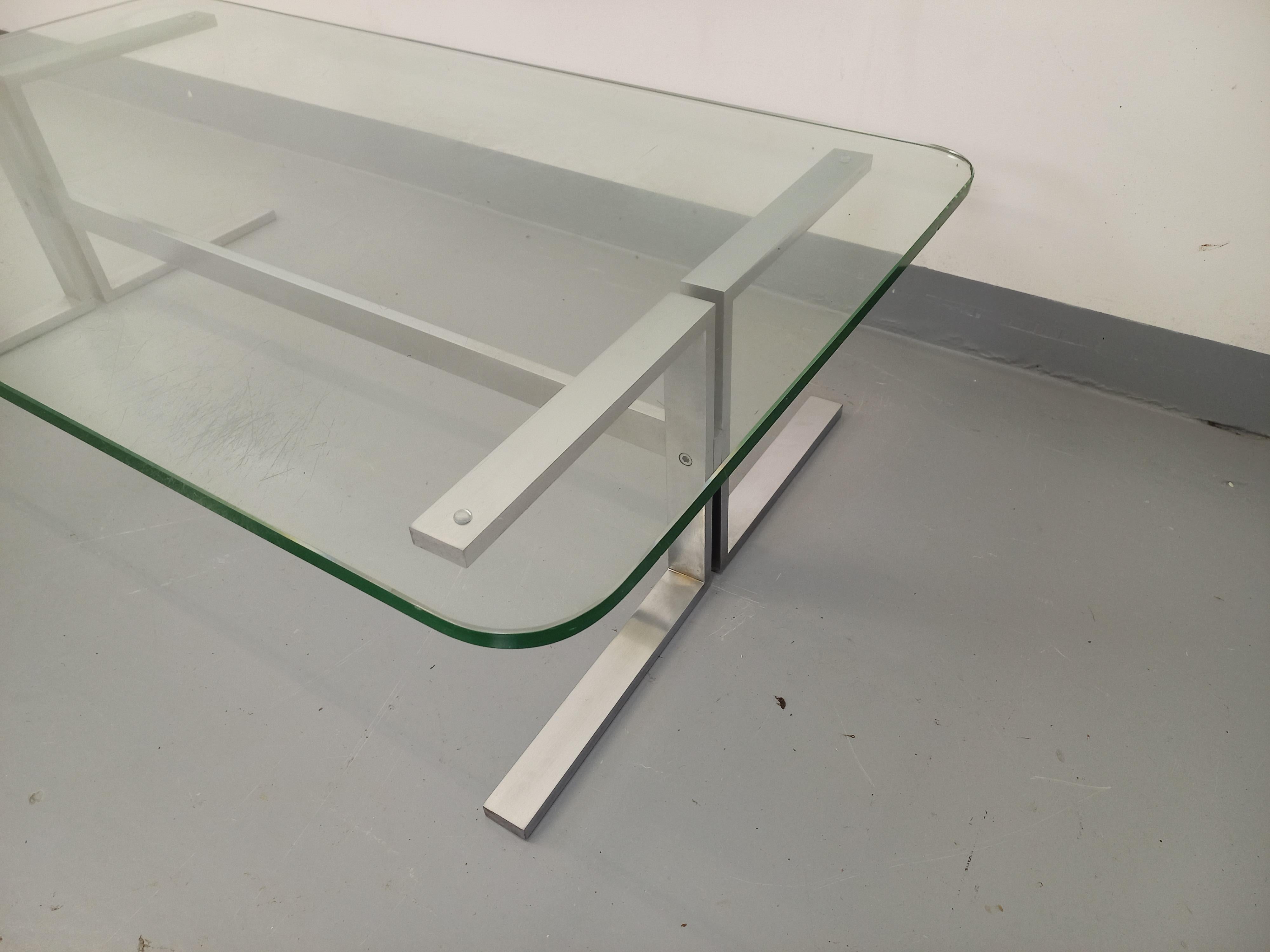 Vintage-Tisch aus transparentem Glas und Aluminium aus den 70er Jahren im Angebot 2
