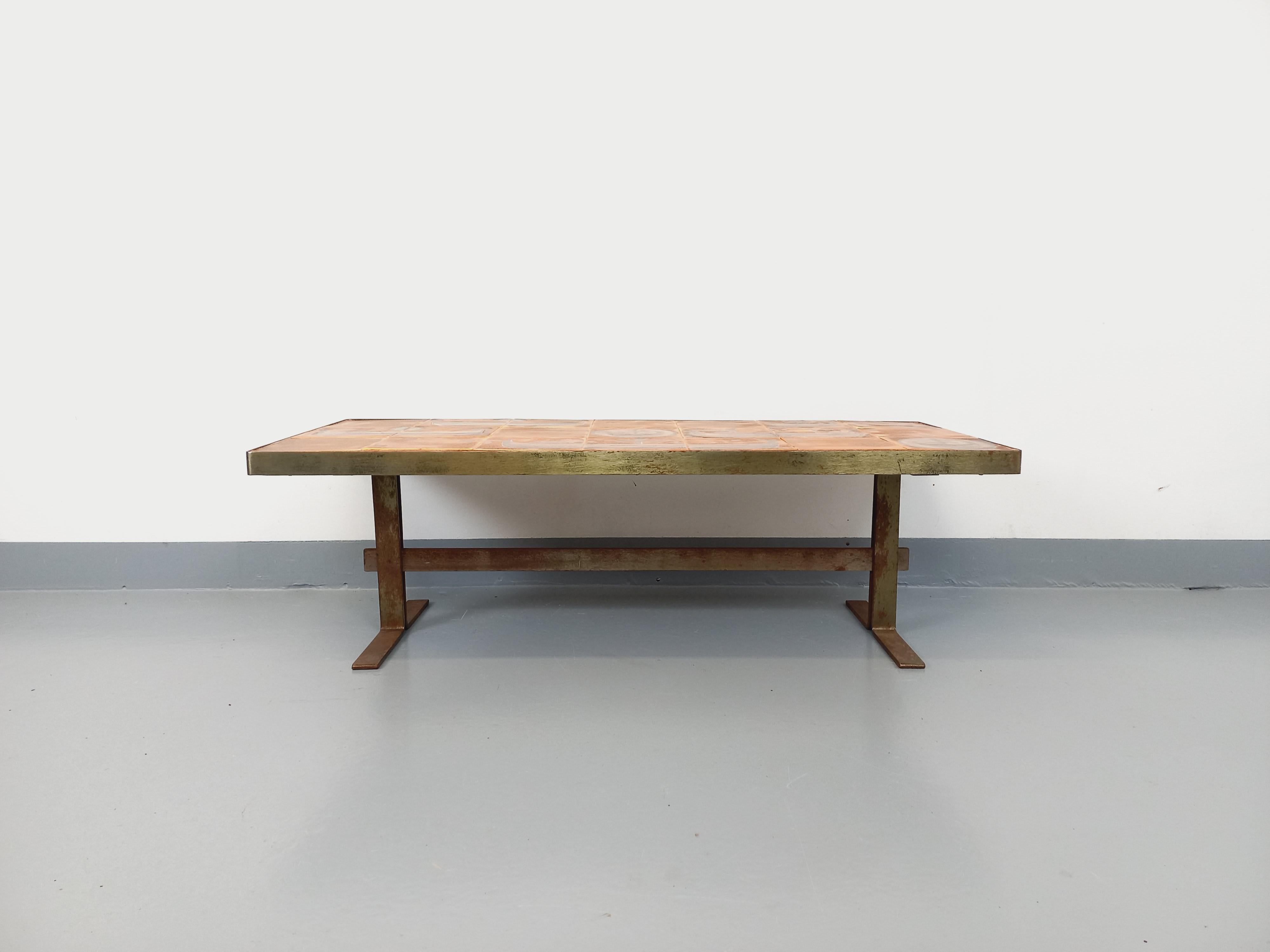 Tavolo basso stile vintage Roche Bobois en acier et céramique des années 70 in vendita 3