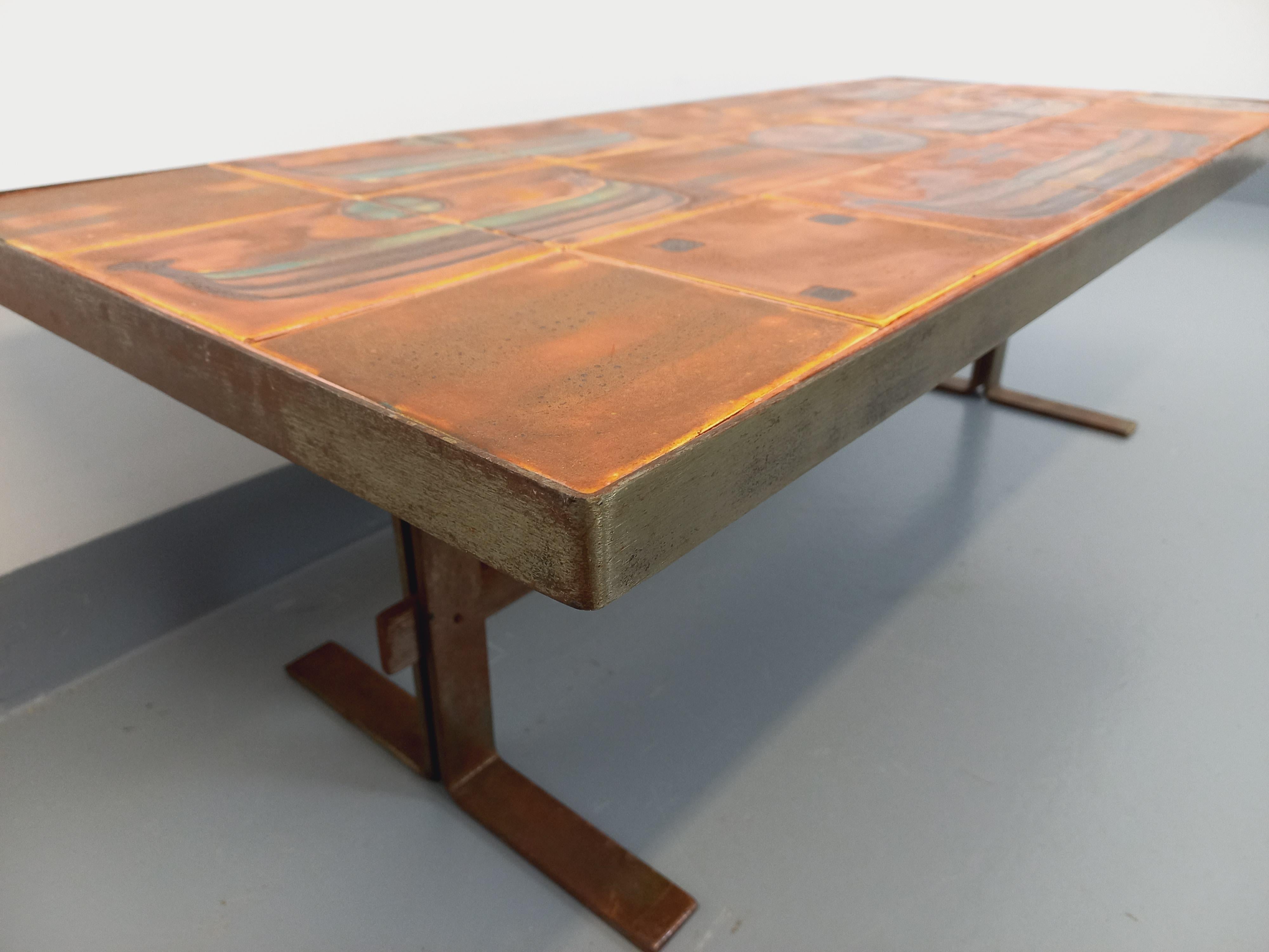 Mid-Century moderno Tavolo basso stile vintage Roche Bobois en acier et céramique des années 70 in vendita