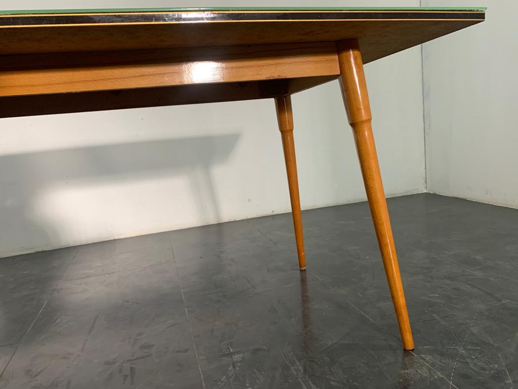 Table noire profilée au sol avec des planches en laiton, années 1950 en vente 1