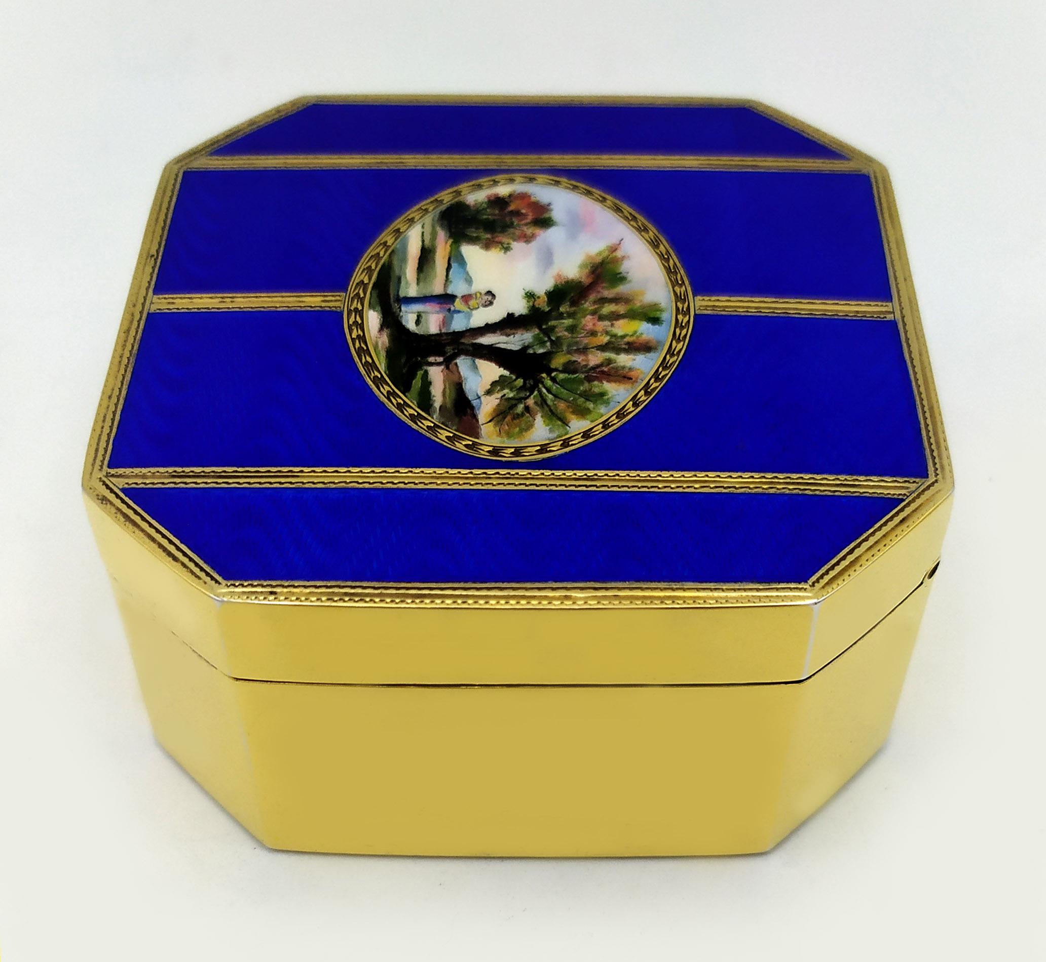 Table Box blue and gold with handpainted miniature fire-enameled on guilloche Sa In Excellent Condition For Sale In Firenze, FI