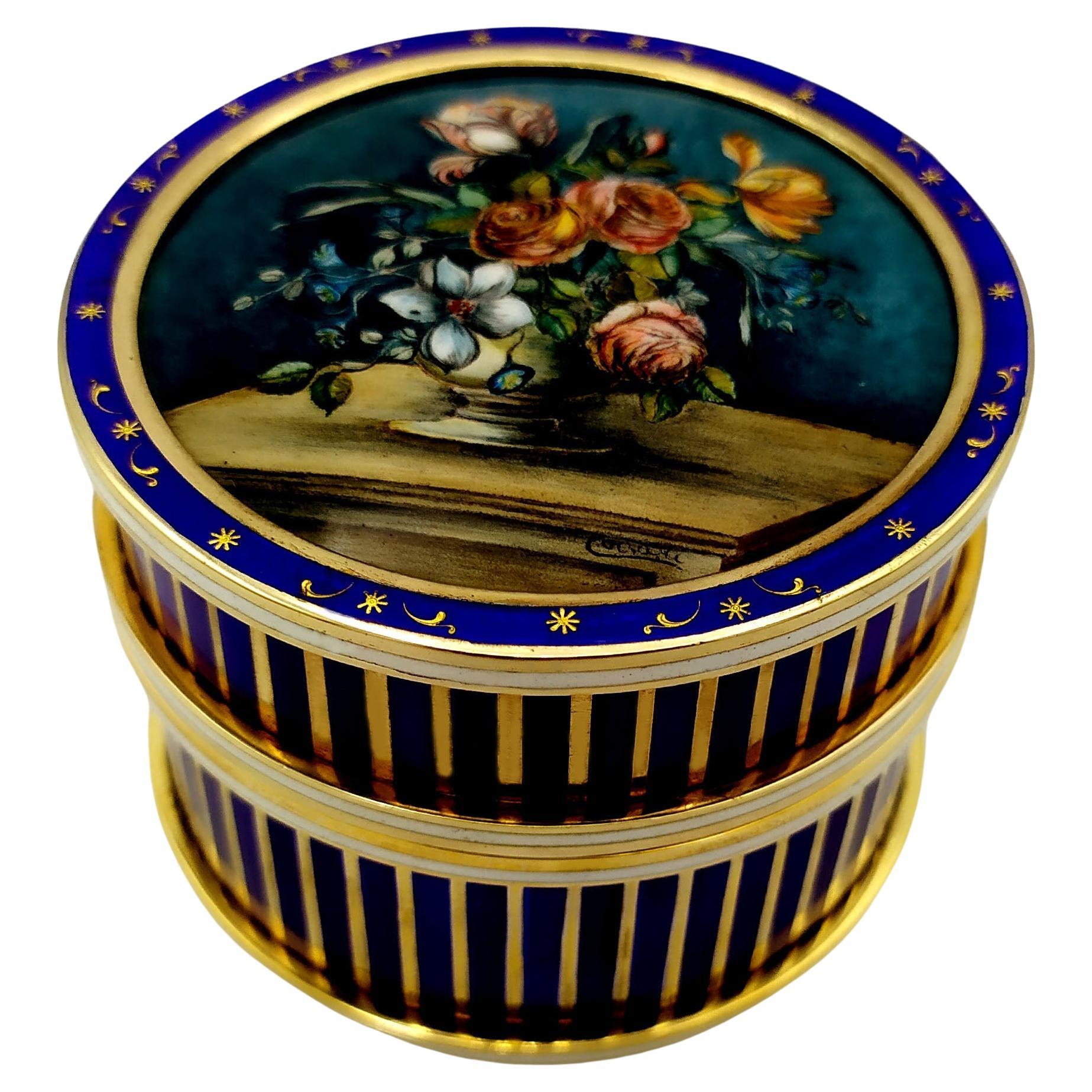 Table Box Enamel on guillochè with “paillons” in pure gold on the upper circle S For Sale