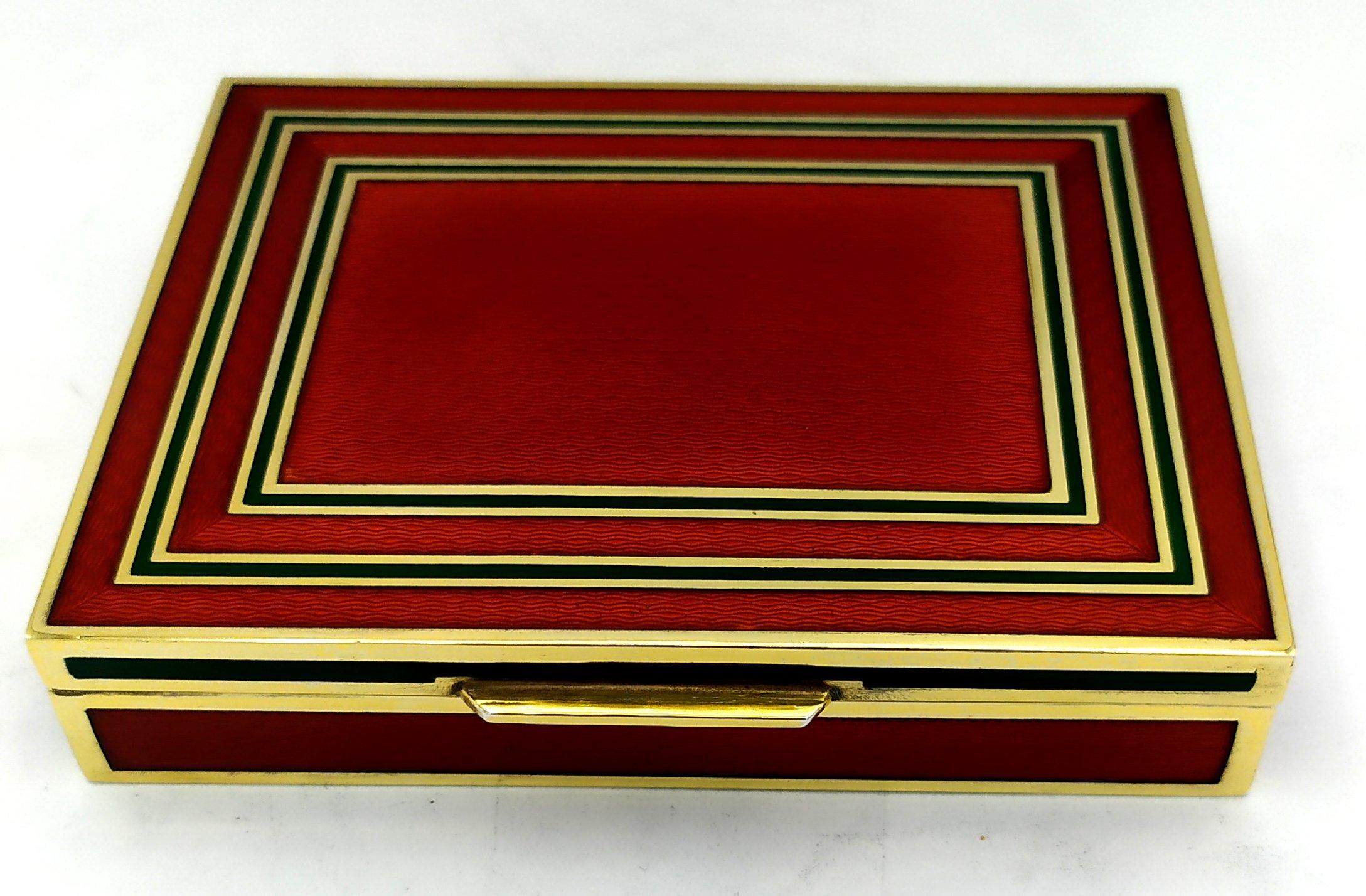 Caja de mesa Esmalte bicolor rojo rubí y verde esmeralda Salimbeni. Tallado a mano en venta