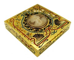 Tischschachtel mit gebrannten Emaillen und rundem Kameen Salimbeni.