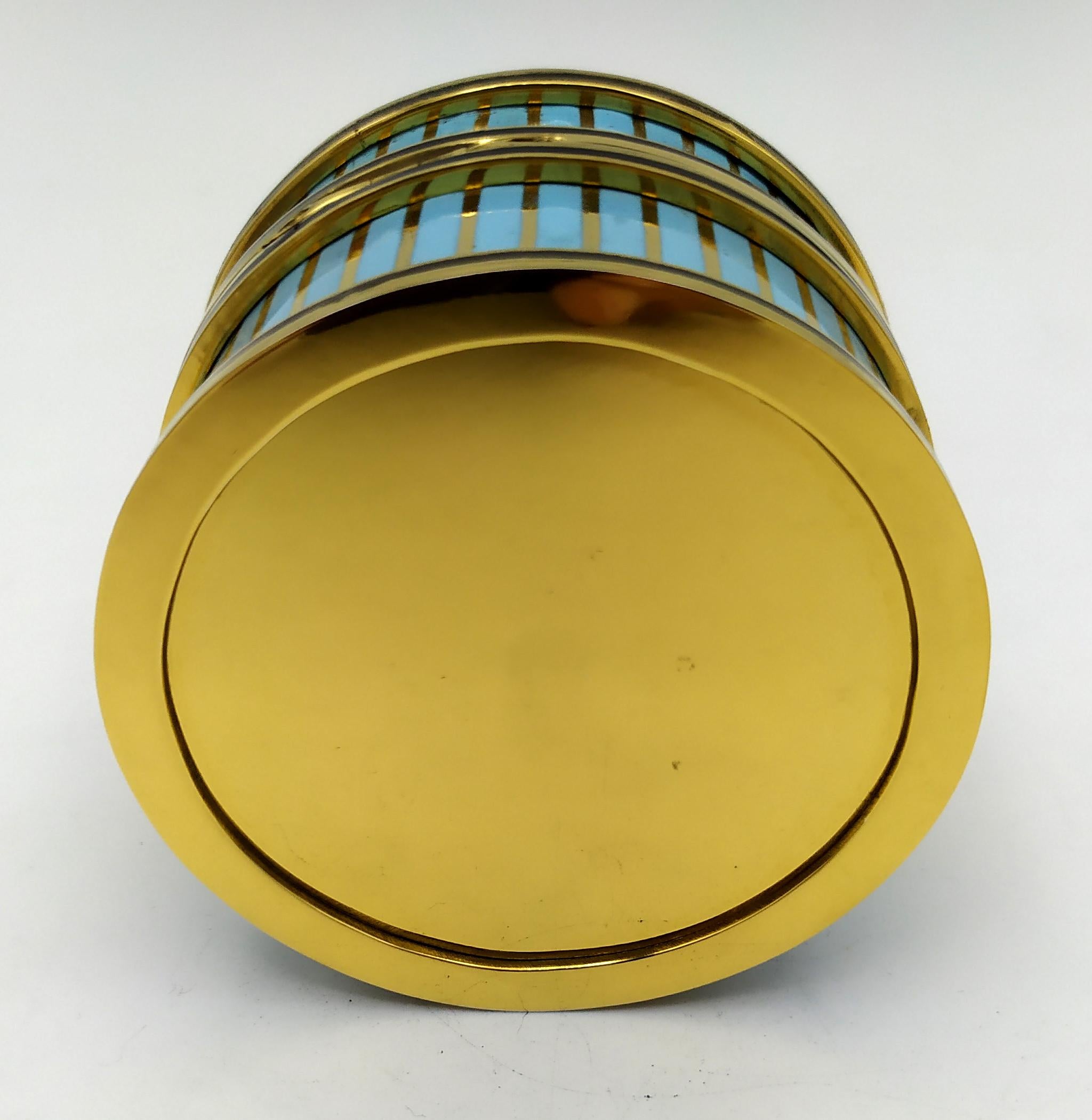 Oro Scatola da tavolo miniatura floreale smaltata a fuoco su guillochè a righe verticali Salimbeni in vendita