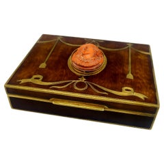 Table Box hand-engraved wood grain with Coral Salimbeni.