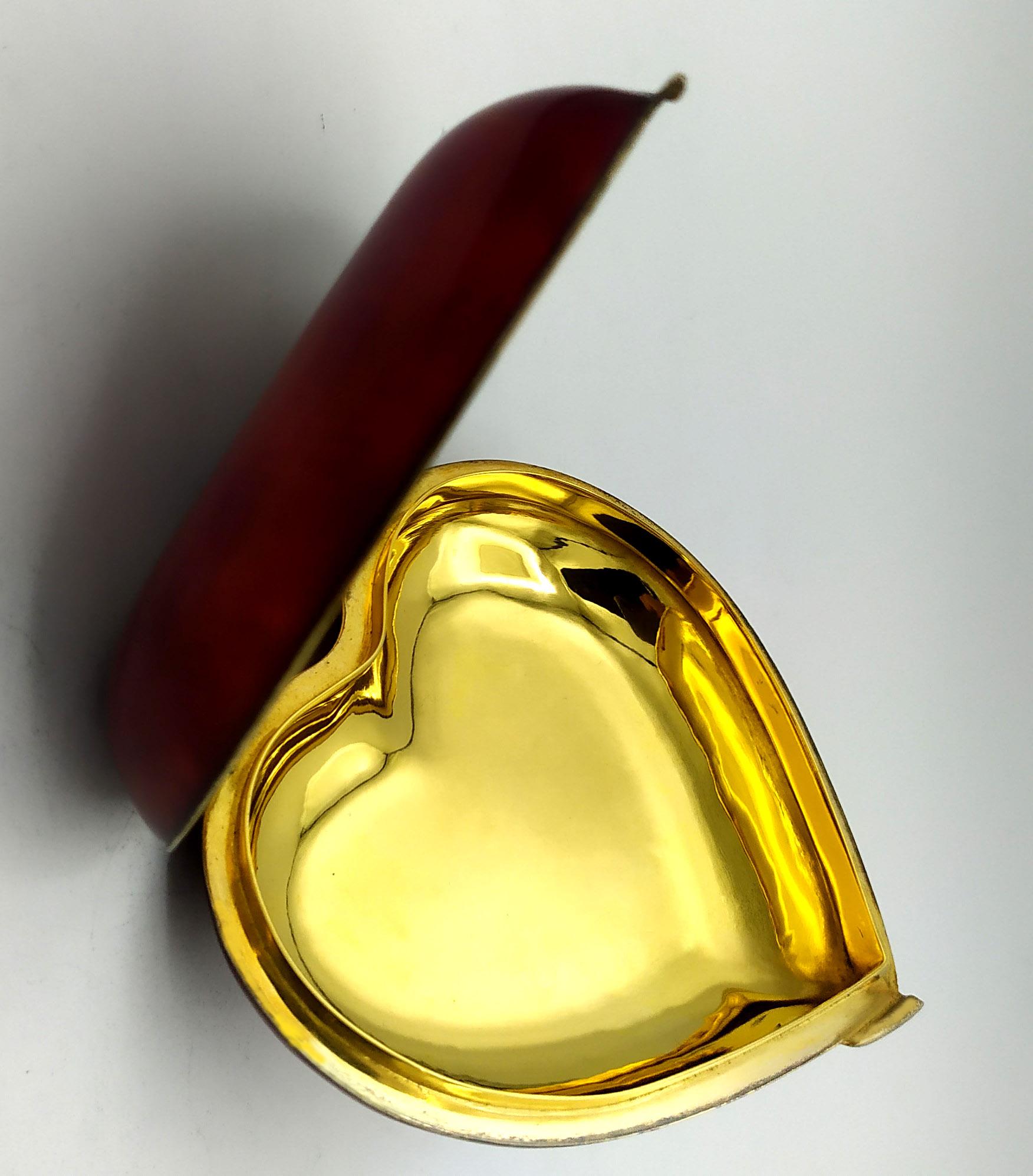 Caja de mesa Forma de corazón Rojo pasión esmaltado al fuego sobre guilloche Salimbeni. en Excelente estado para la venta en Firenze, FI