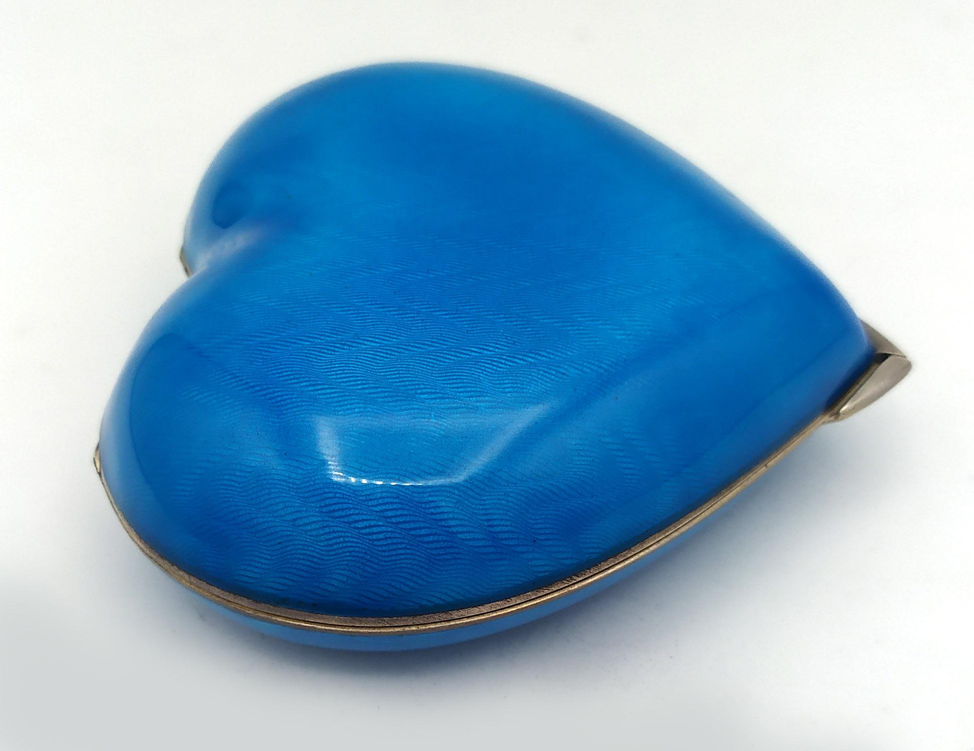 Late 20th Century Table Box Heart shape Sky tone fire-enameled on guilloche Salimbeni. For Sale