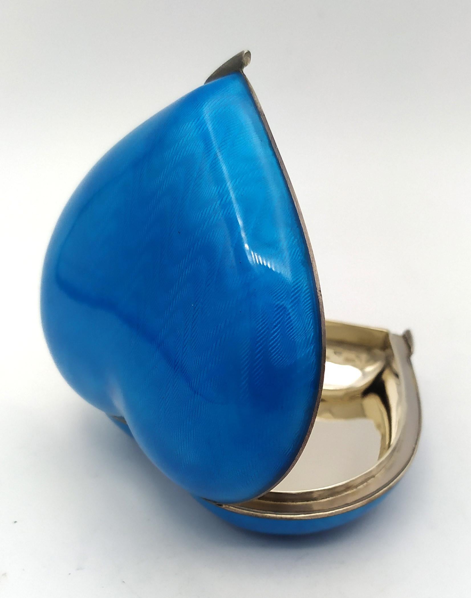 Table Box Heart shape Sky tone fire-enameled on guilloche Salimbeni. For Sale 1