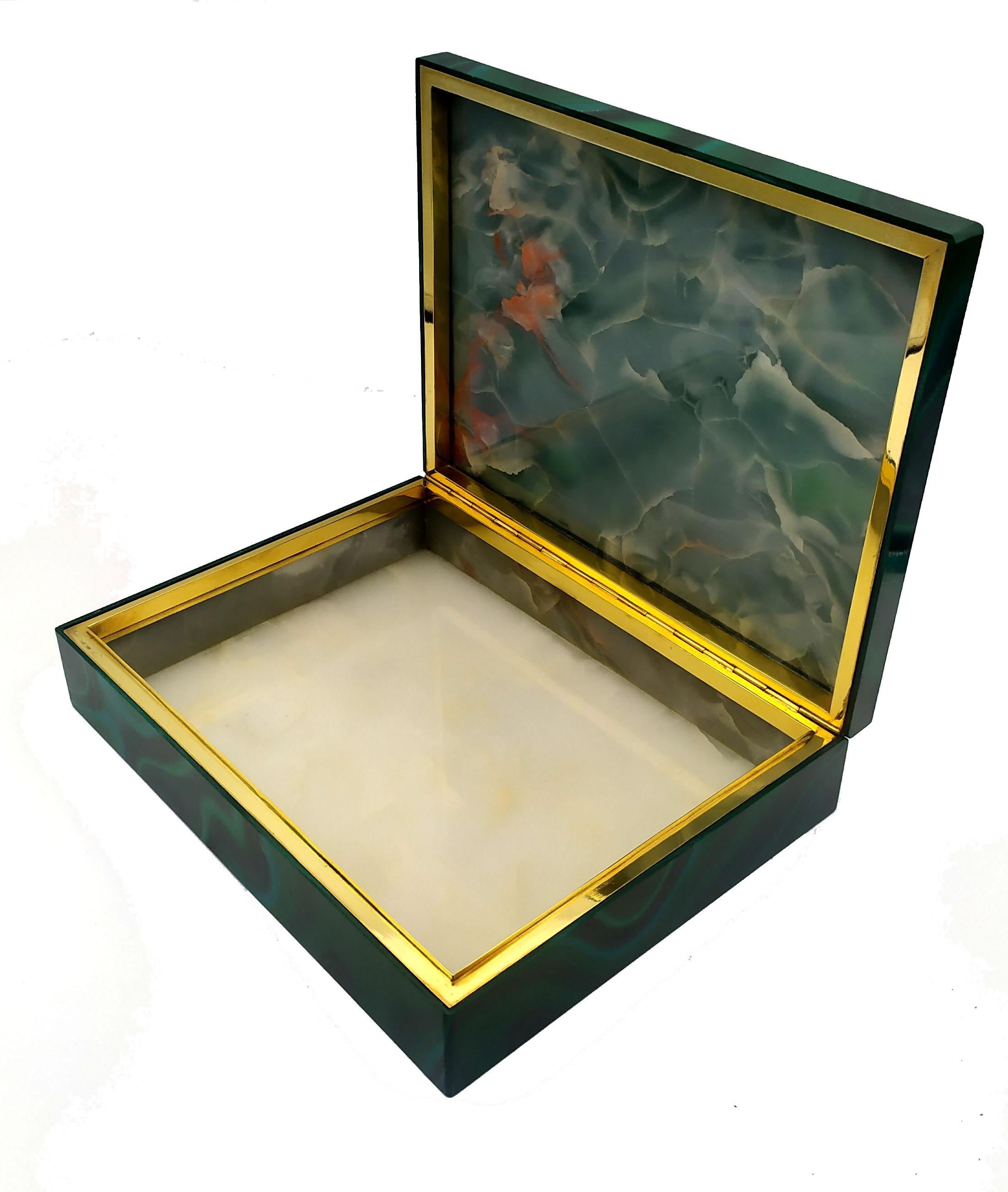 Hand-Crafted Table Box in Malachite with Hinged Sterling Silver Salimbeni For Sale