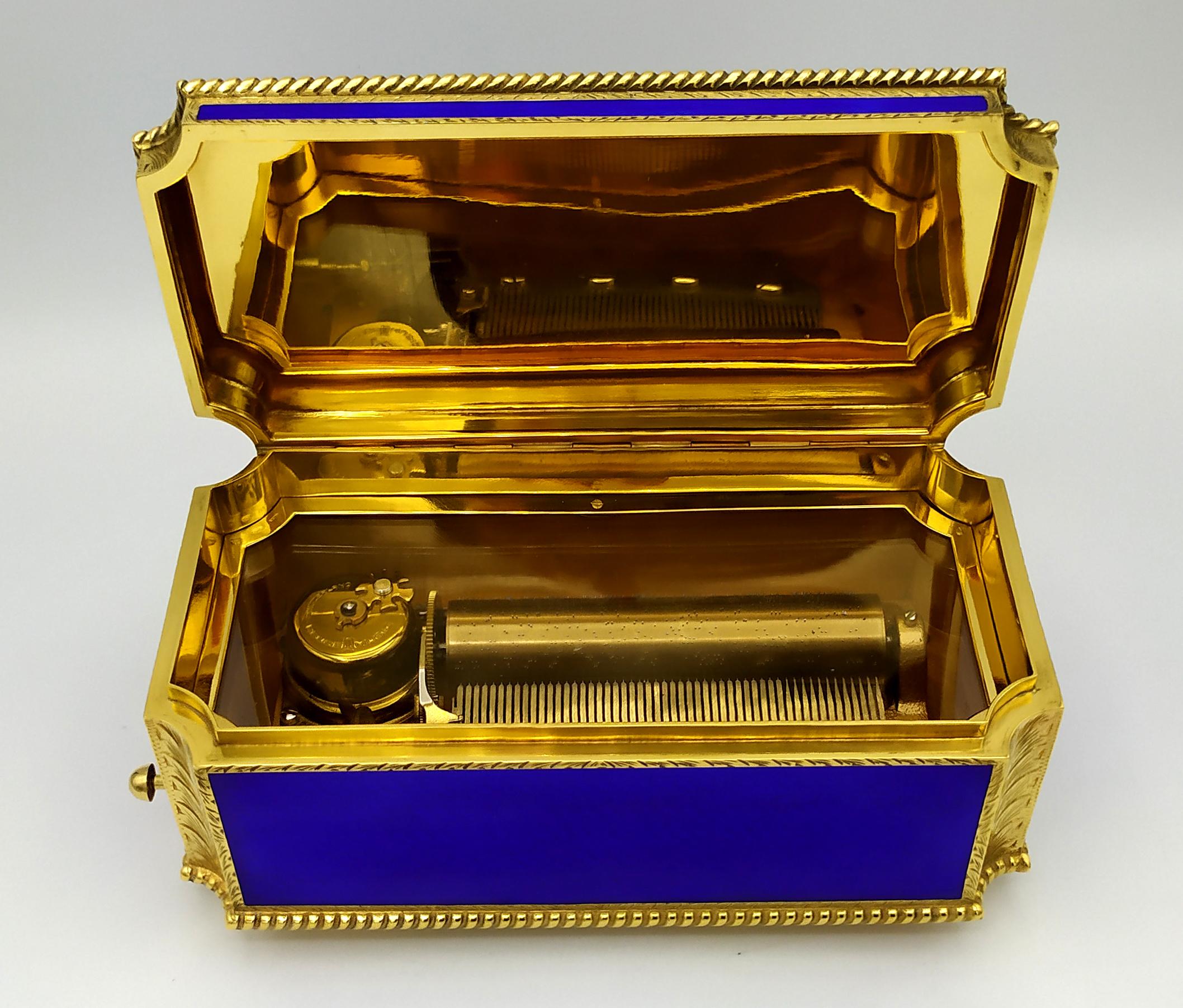 Italian Table Box mechanical musical movement and miniature fired enamel Salimbeni For Sale