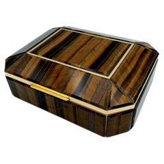 Caja tipo «Table Box» con piedra semipreciosa de ojo de tigre y estuche con bisagras de plata 925 de Salimbeni