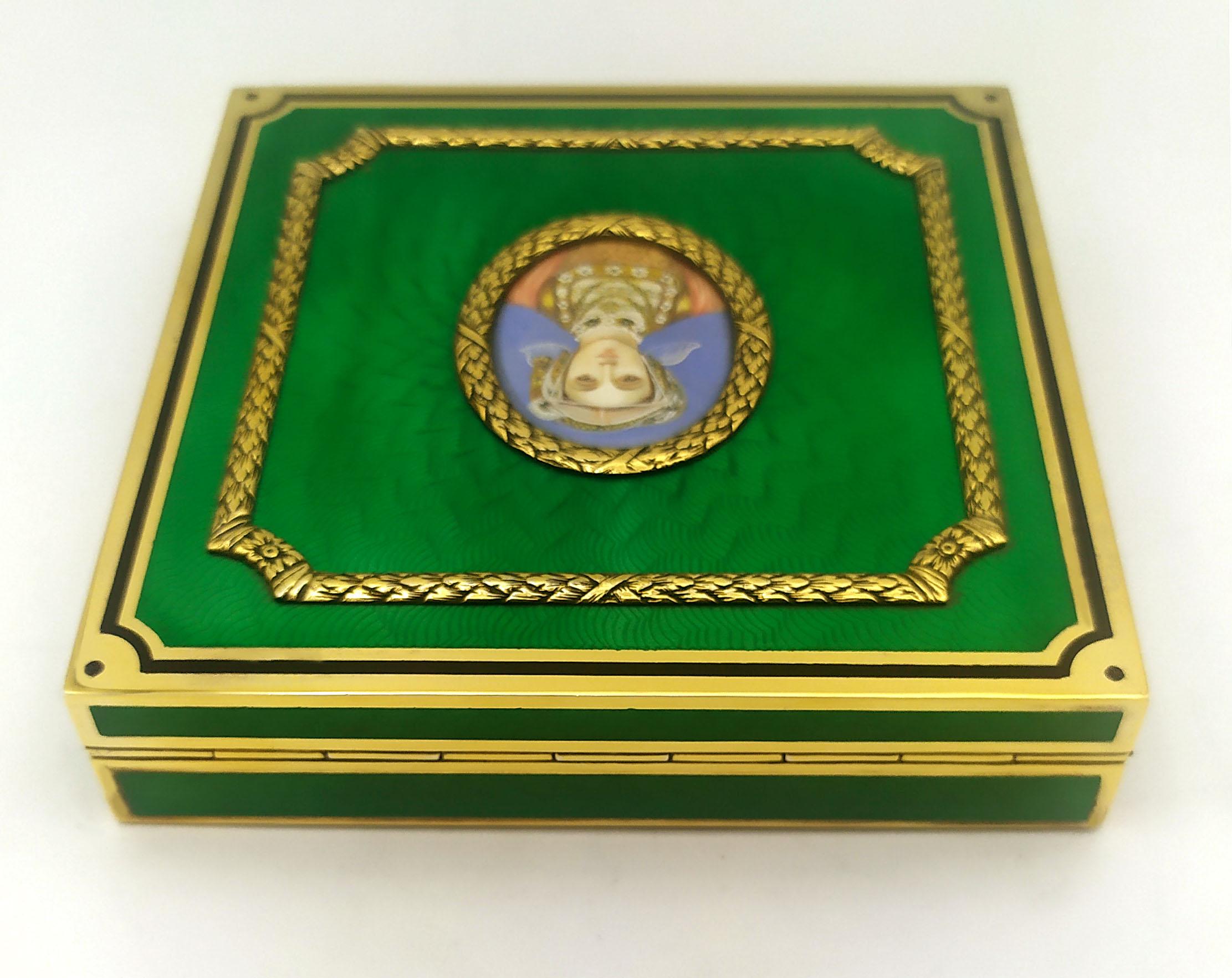 Tabelle Box quadratisch grünem Emaille mit ovalen Miniatur Sterling Silber Salimbeni (Handgeschnitzt) im Angebot