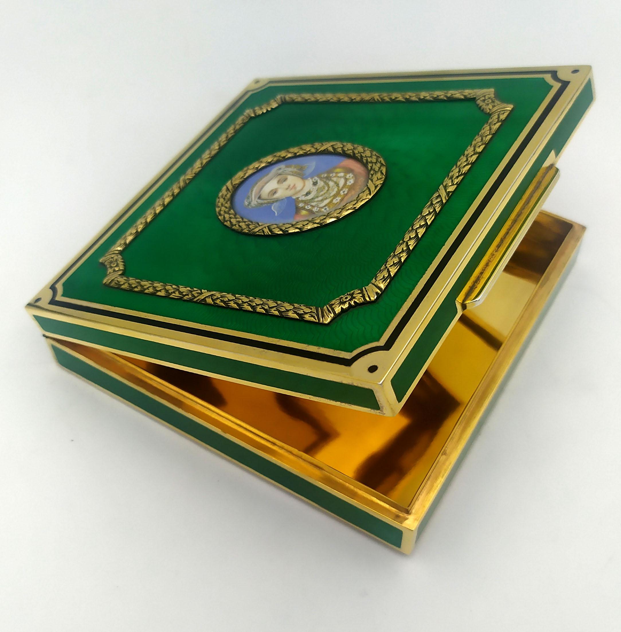 Late 20th Century Table Box Squared Green Enamel with oval miniature Sterling Silver Salimbeni For Sale