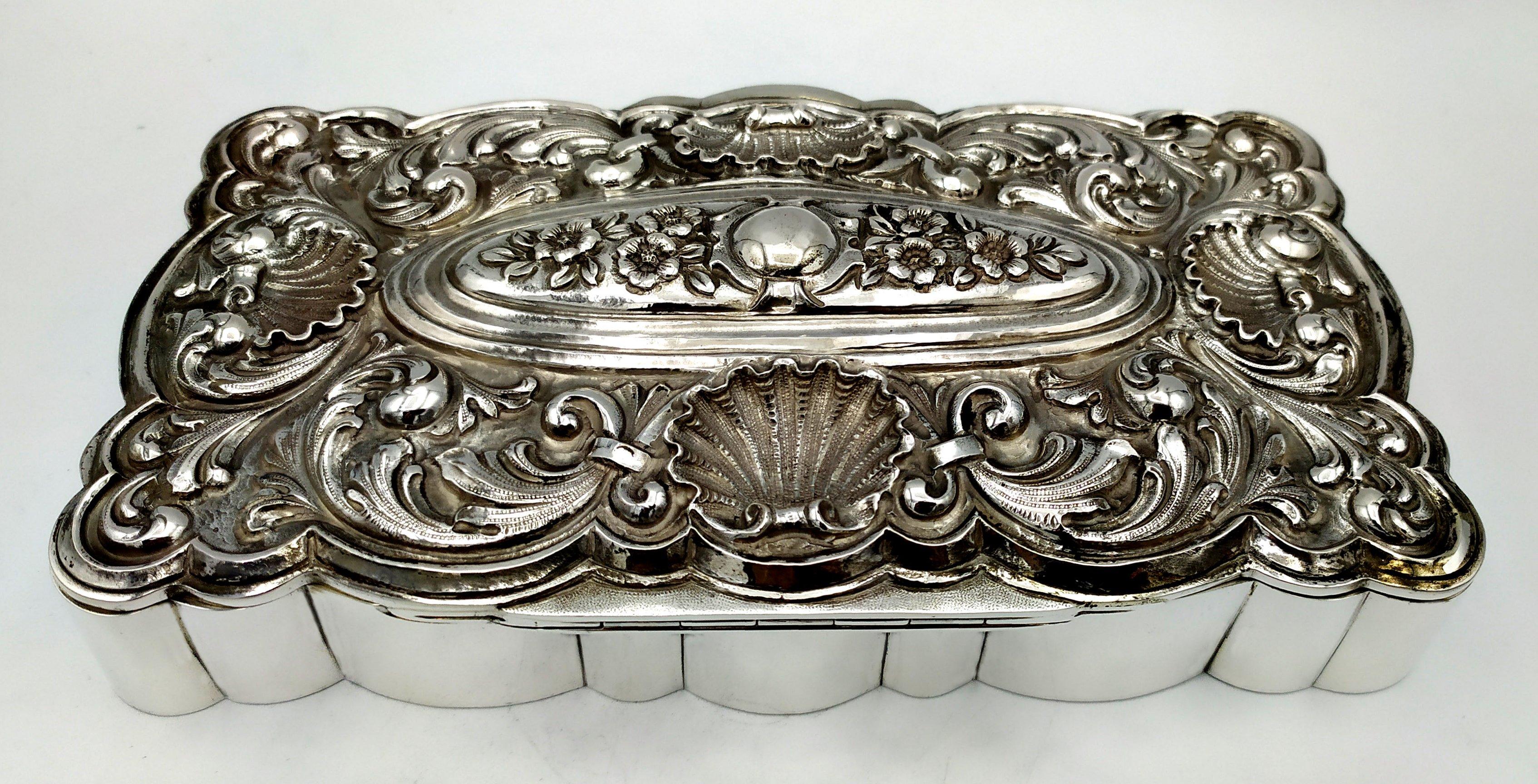 Italian Table Box table box with finely embossed and hand-chiseled Salimbeni For Sale
