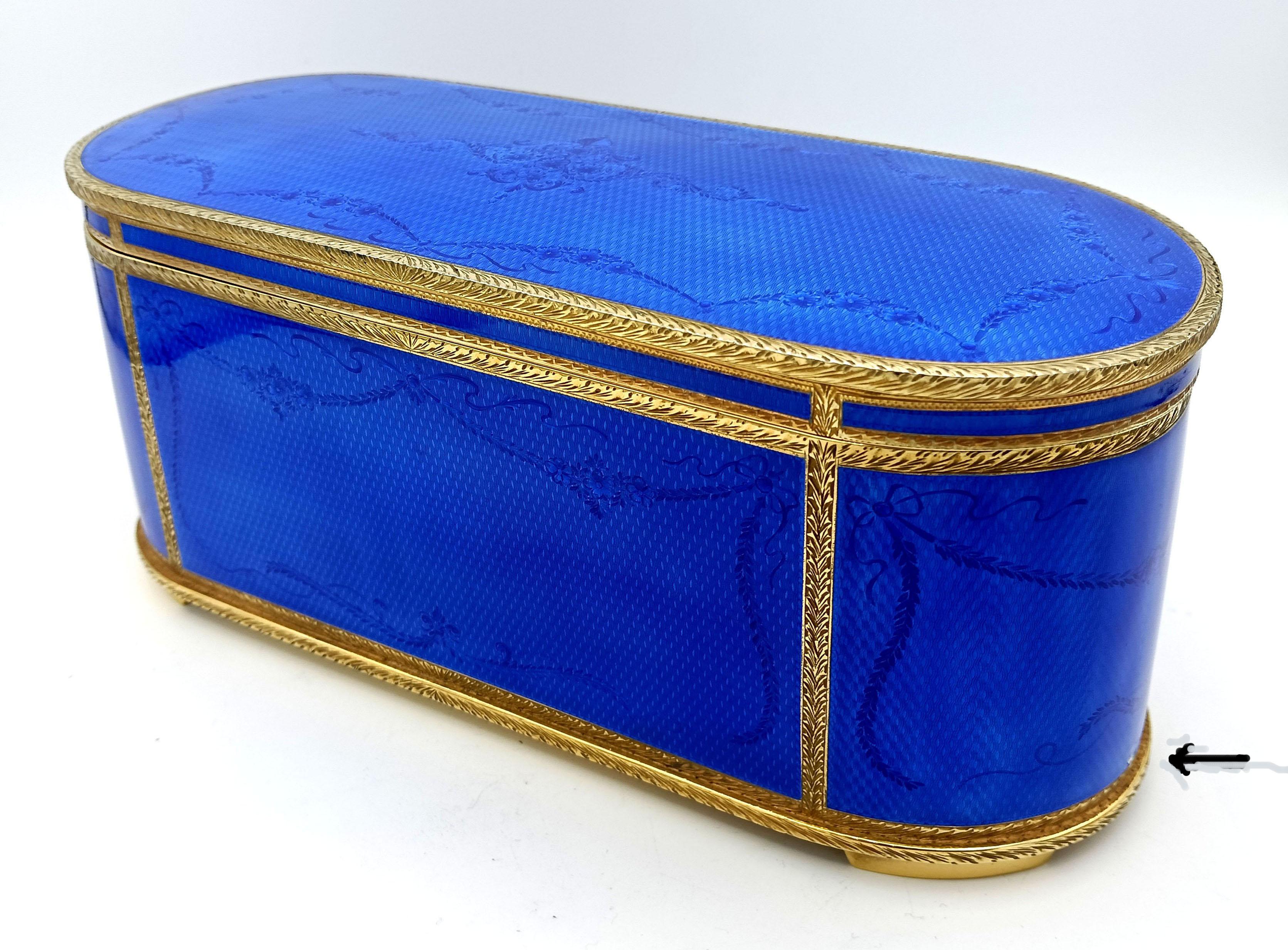 Table box with mechanical musical movement by Swiss company Reuge S.A Salimbeni For Sale 2