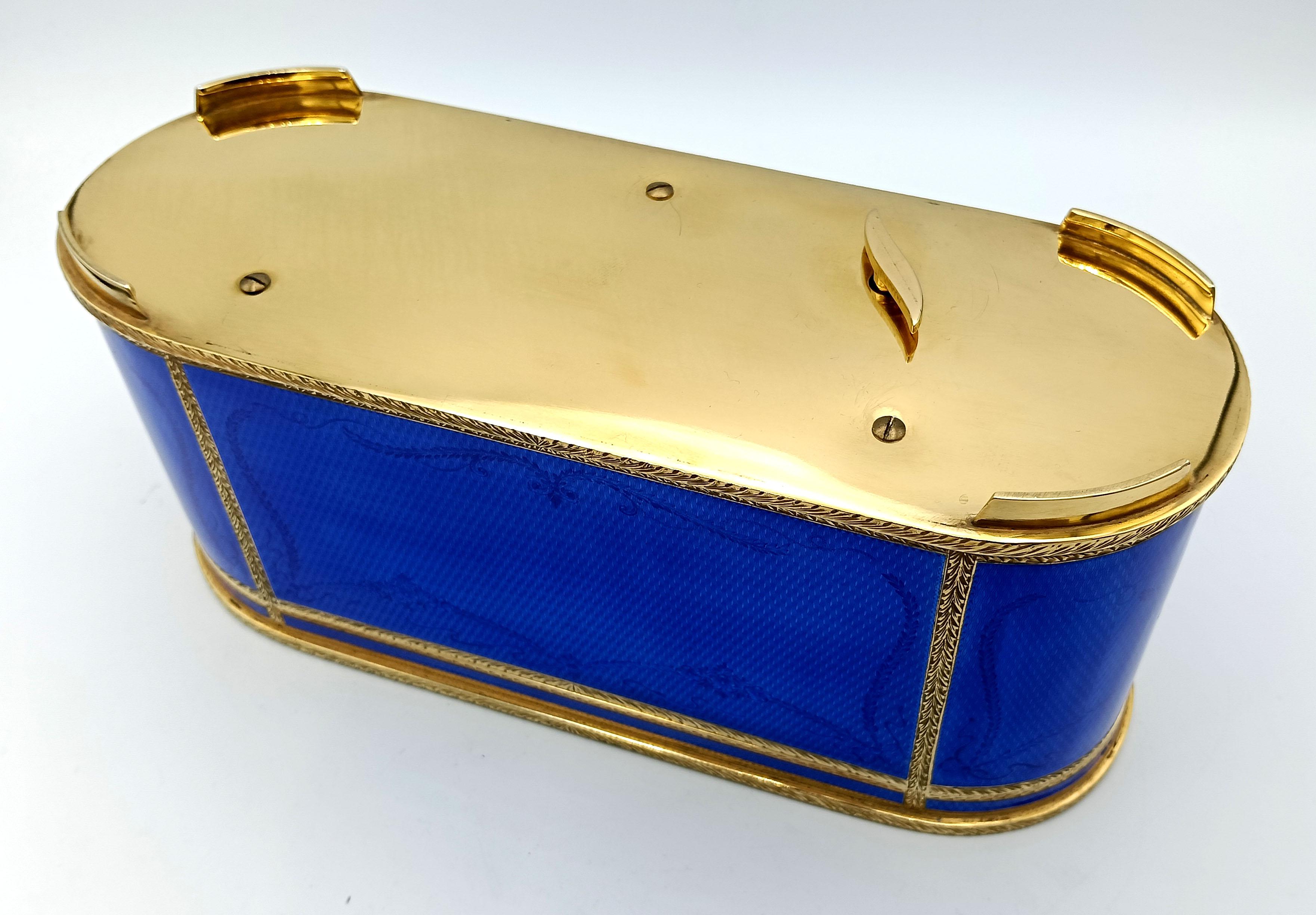 Table box with mechanical musical movement by Swiss company Reuge S.A Salimbeni For Sale 10