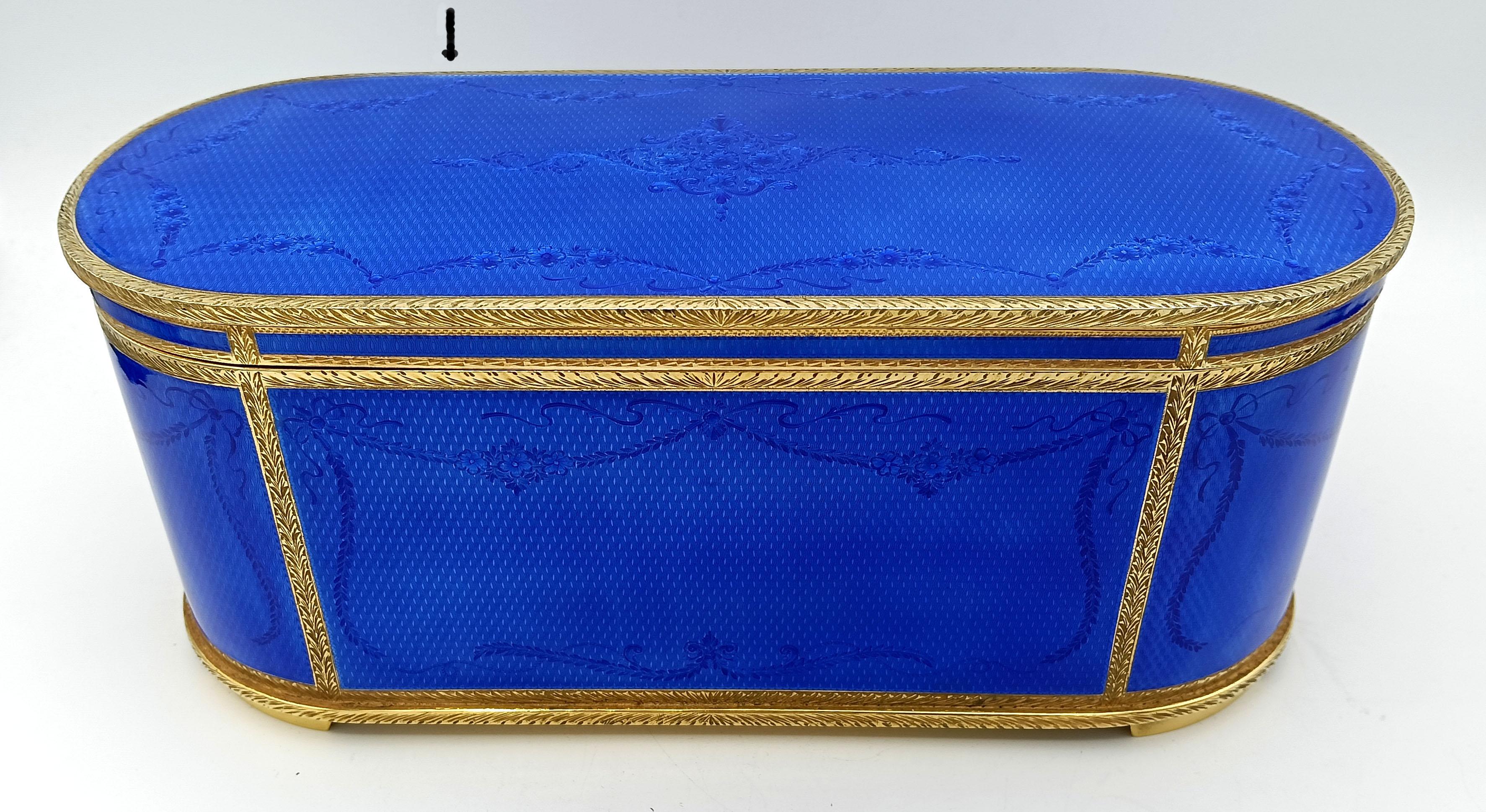Napoleon III Table box with mechanical musical movement by Swiss company Reuge S.A Salimbeni For Sale
