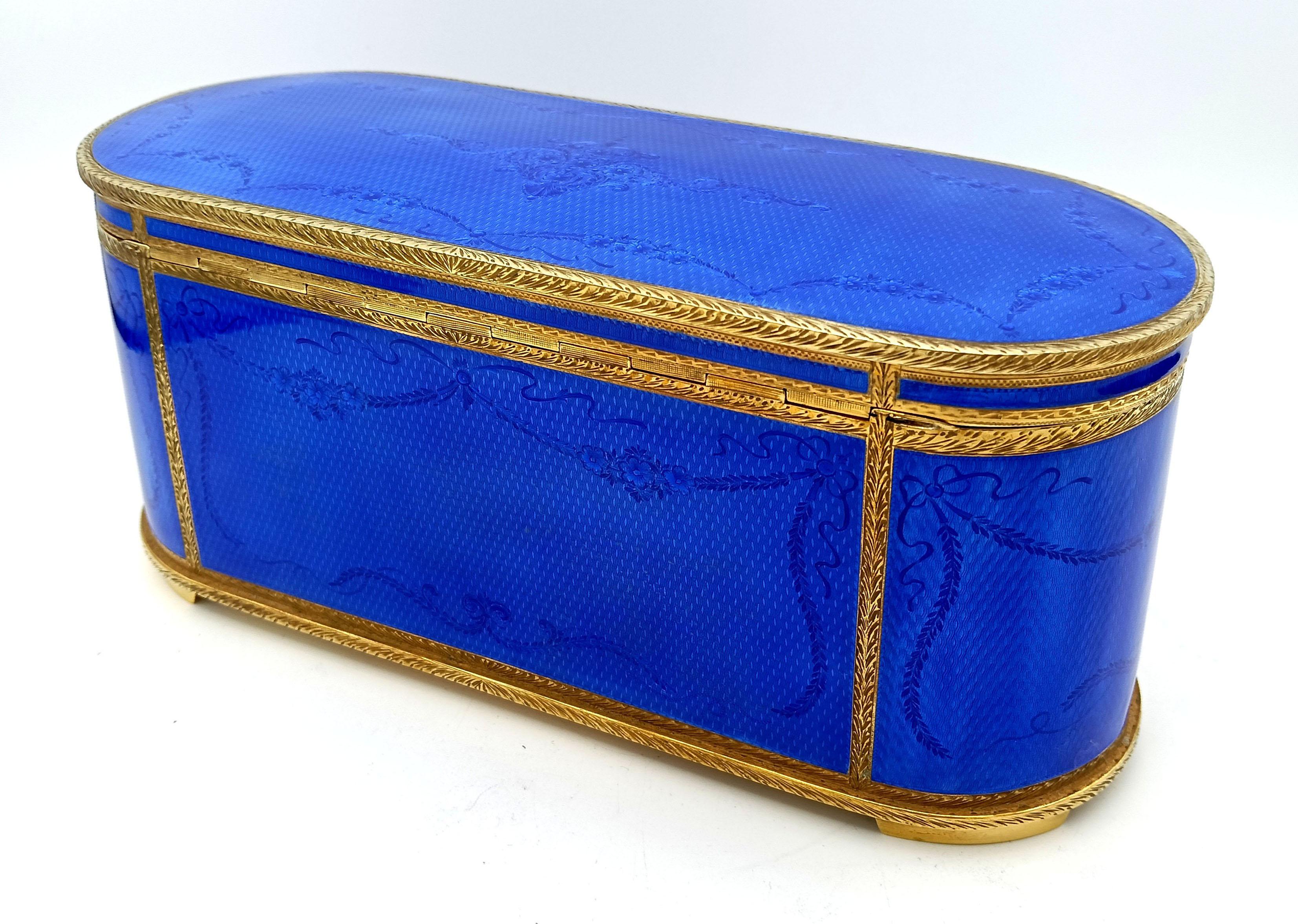 Table box with mechanical musical movement by Swiss company Reuge S.A Salimbeni For Sale 1