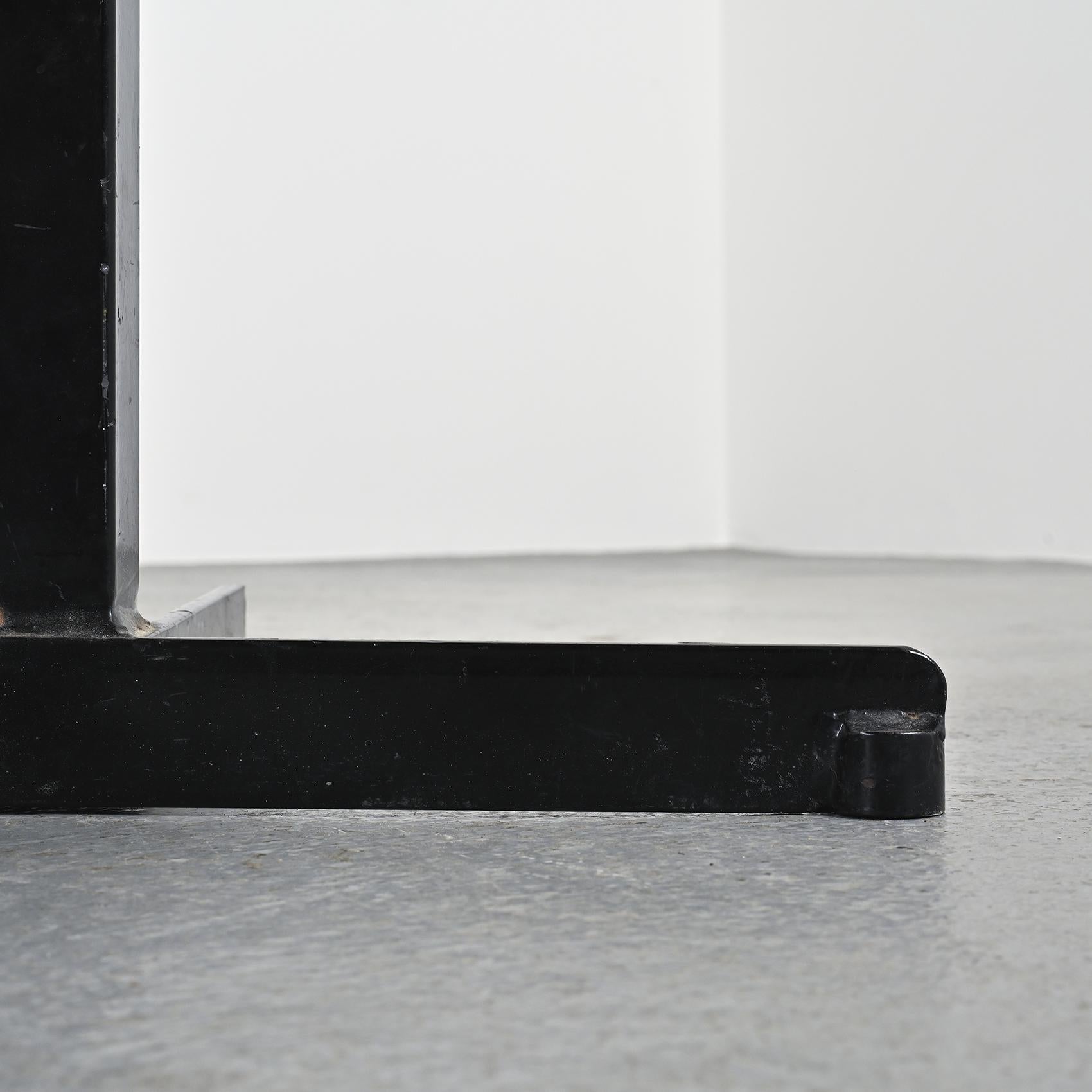Table by Charlotte Perriand,  Les Arcs circa 1975 en venta 6