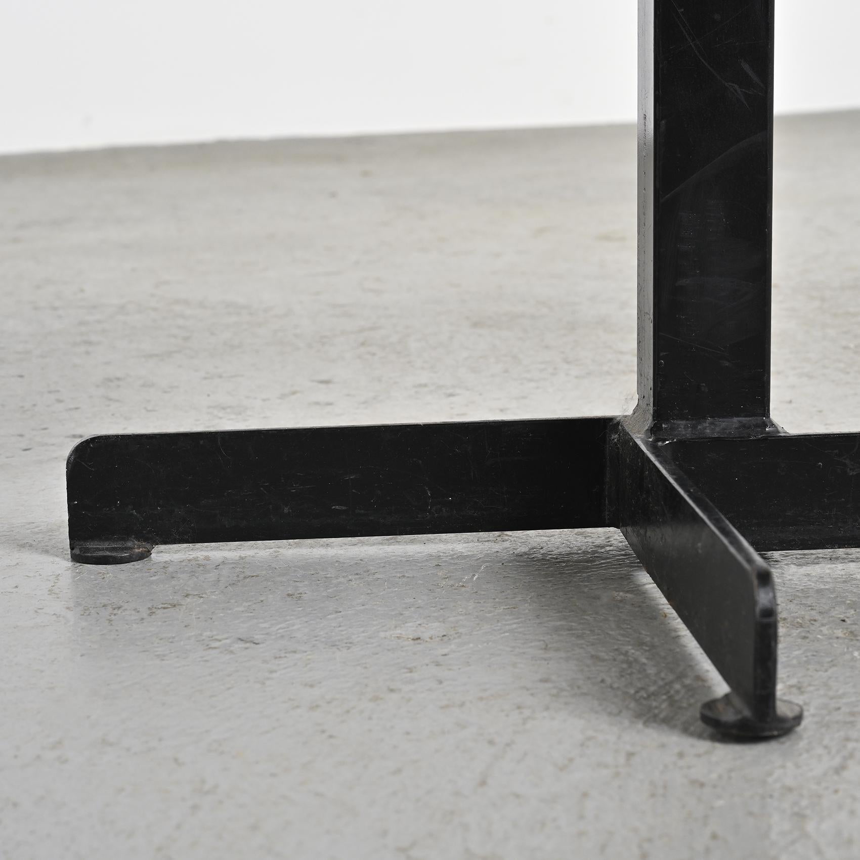 Tavolo di Charlotte Perriand,  Les Arcs circa 1975 in vendita 9