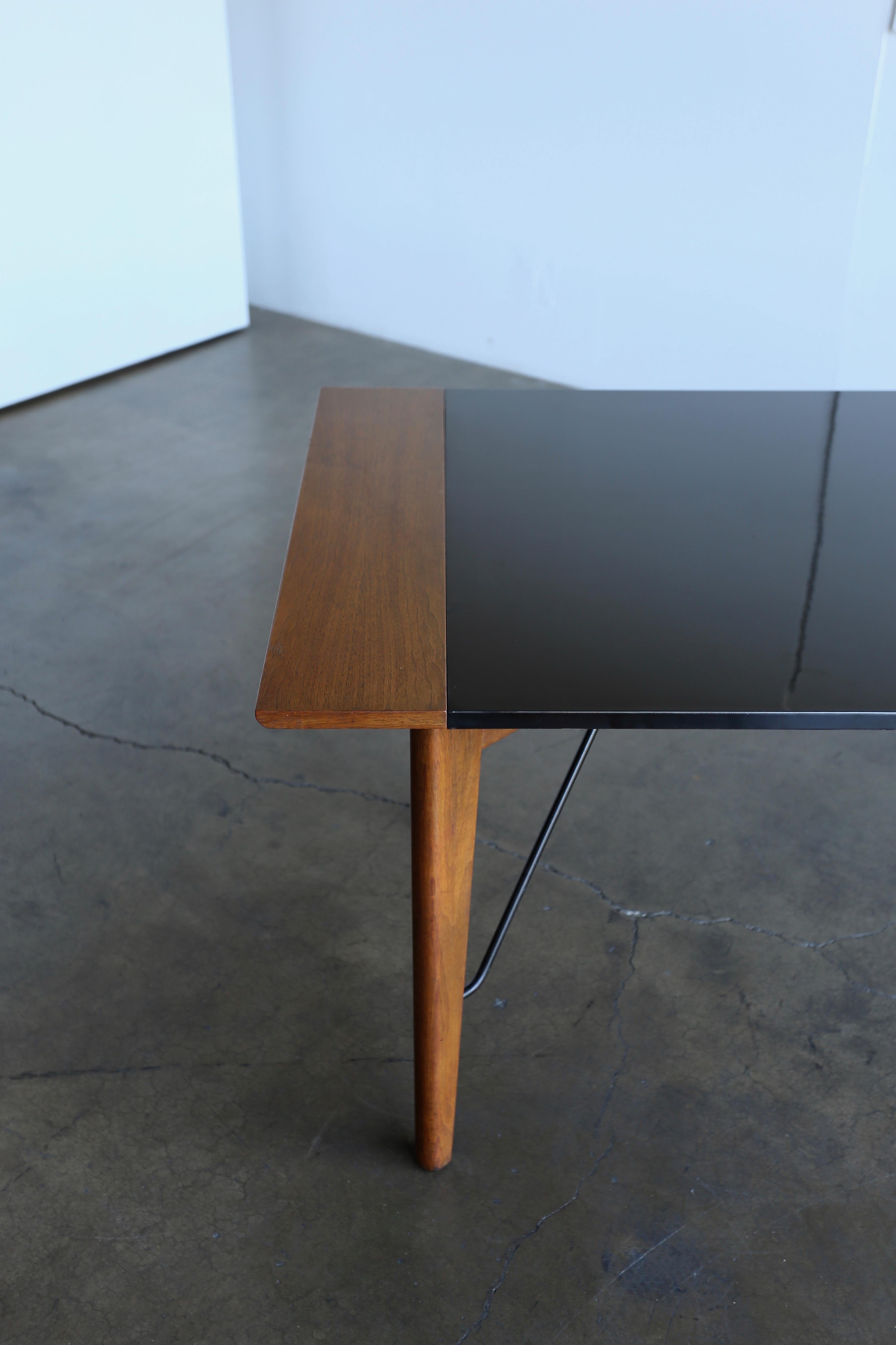 Table by Greta Magnusson Grossman for Glenn California In Good Condition In San Juan Capistrano, CA