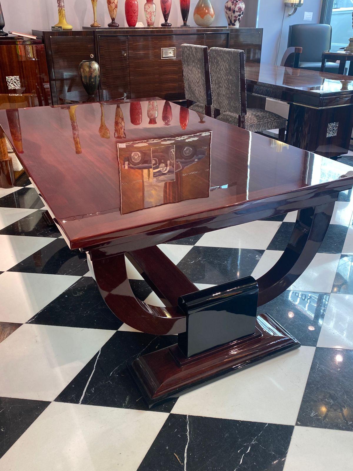 Lila Herz-Tisch im Art déco-Stil von J.E. Ruhlmann im Zustand „Hervorragend“ im Angebot in Zurich, CH