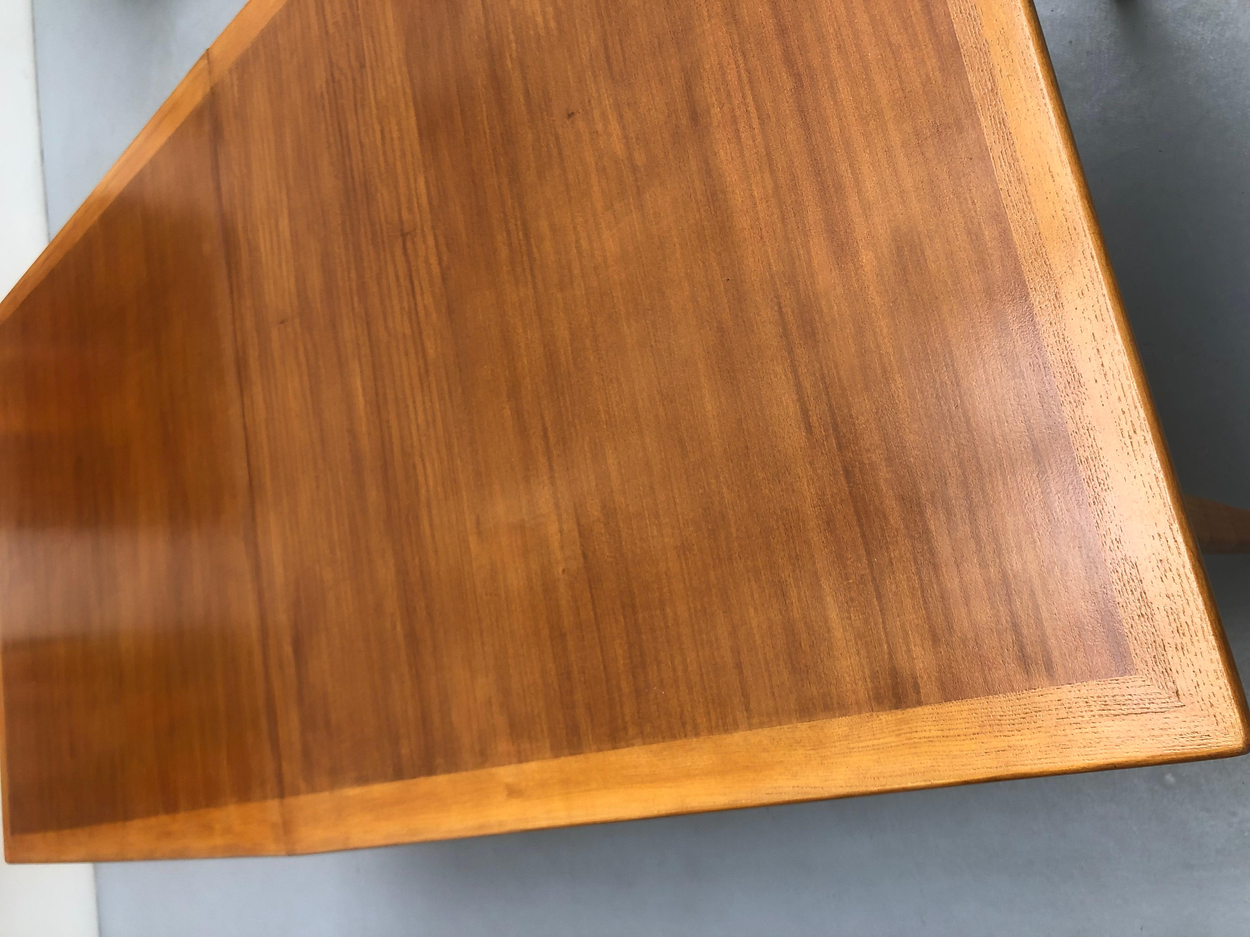 Table by Joseph André Motte In Good Condition For Sale In PARIS, FR