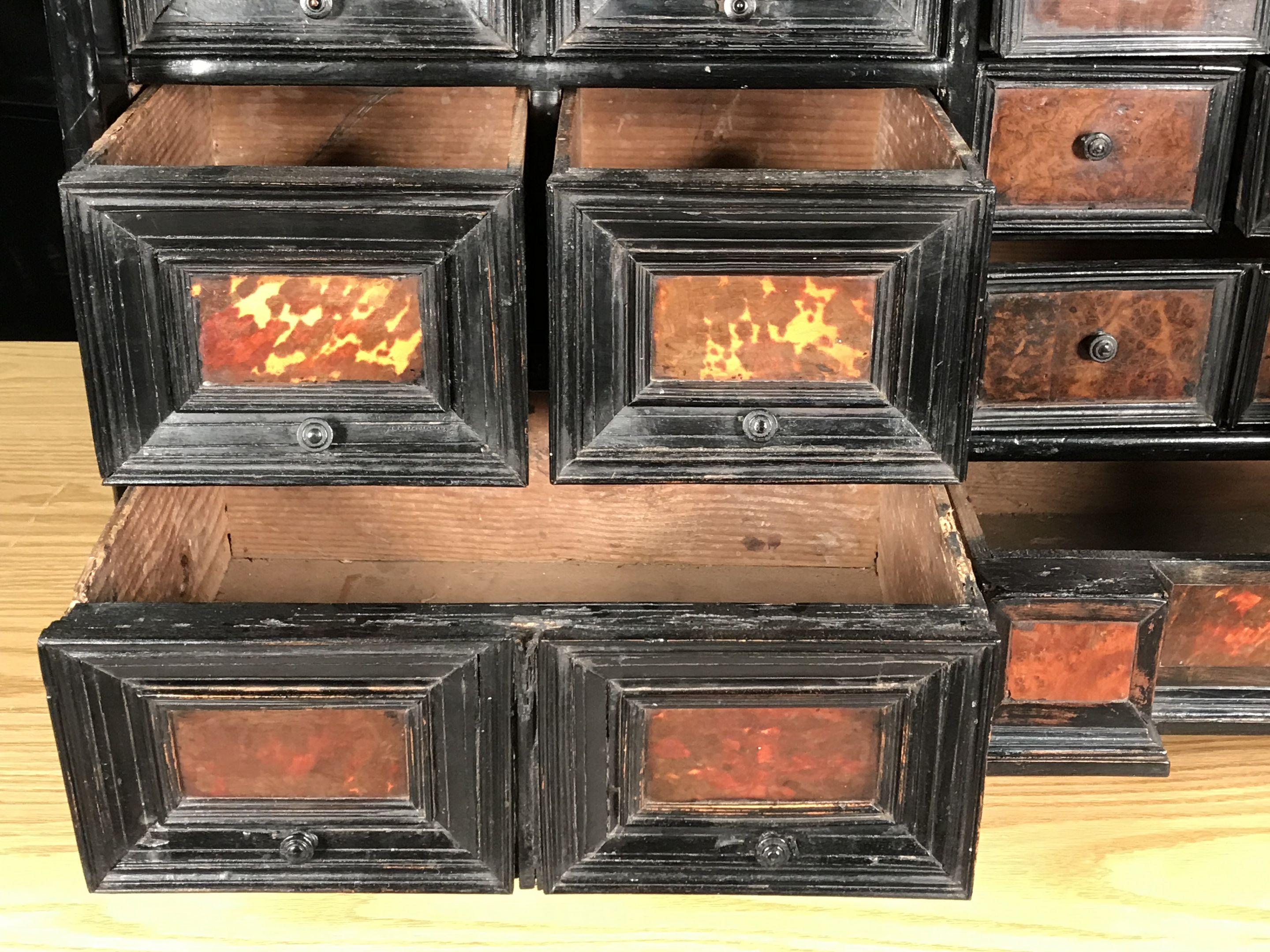 Table Cabinet, Mid-17th Century, Flemish Baroque, Ebonized and Tortoishell In Excellent Condition For Sale In BUNGAY, SUFFOLK