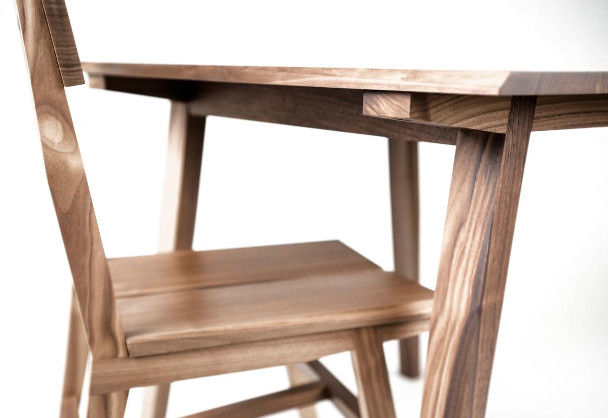 Table, table à cartes, table de petit déjeuner, noyer, moderne, bois dur, design Semigood Neuf - En vente à Issaquah, WA
