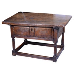 Antique Table. Carved walnut wood. Spain, 17th century.