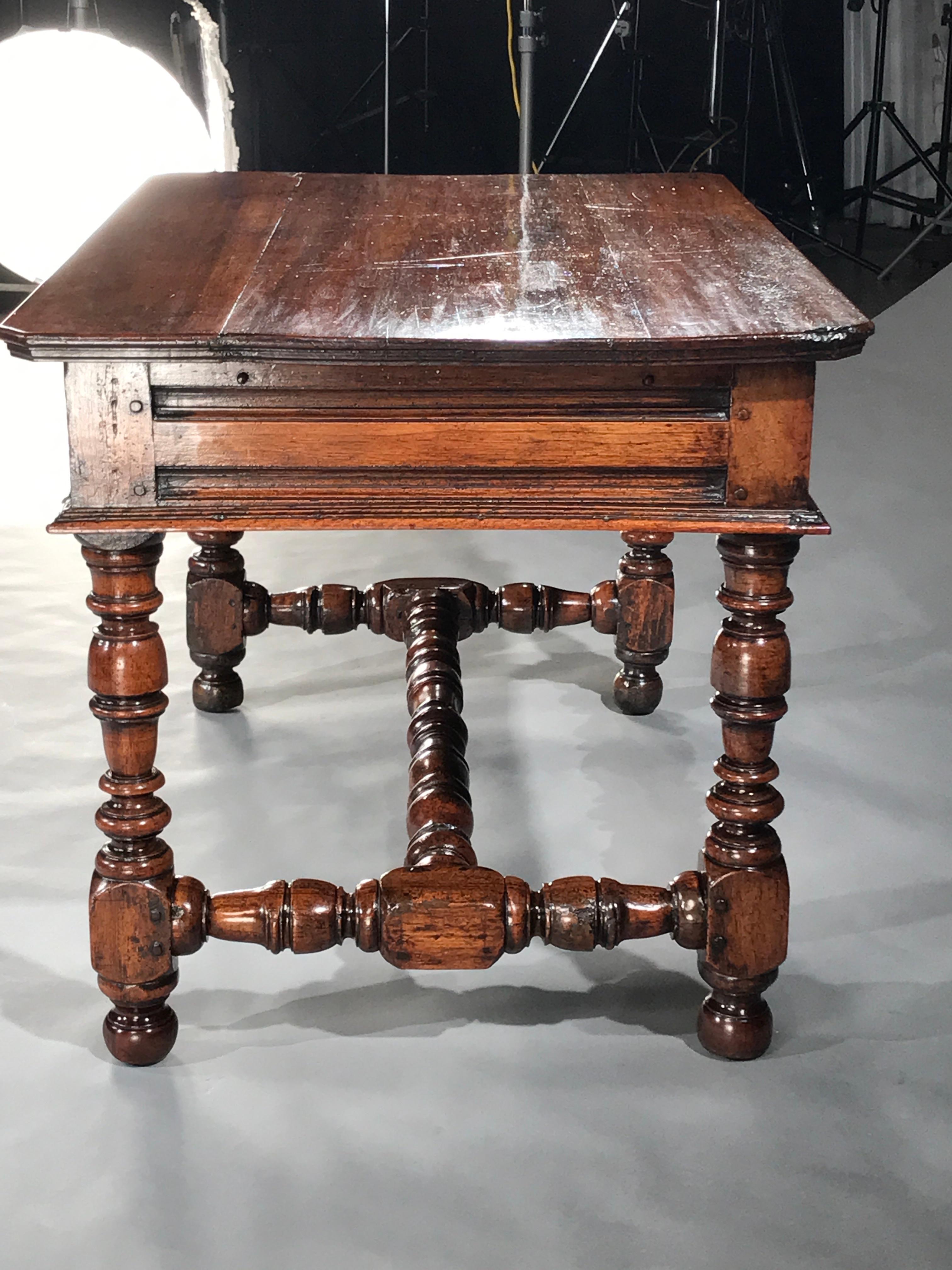 Table Centre Desk Writing Walnut Double Dolphin Handle Genoa Baroque For Sale 10