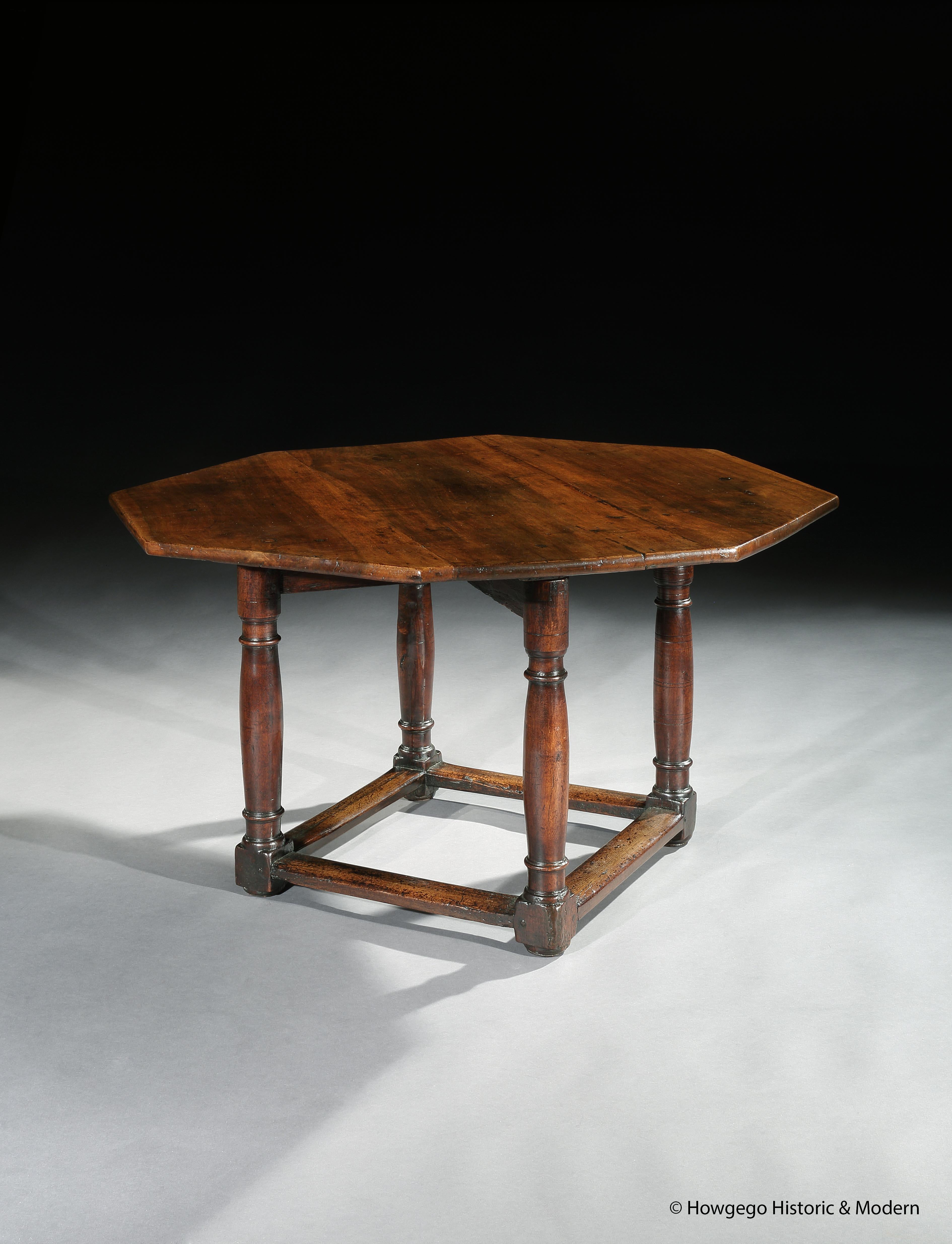 - This table is a rare and attractive octagonal form with characteristic Renaissance legs. 
- It can serve as centre, dining or writing table. 
- The sapwood creates a beautiful decorative effect and the table has a lovely mellow color and