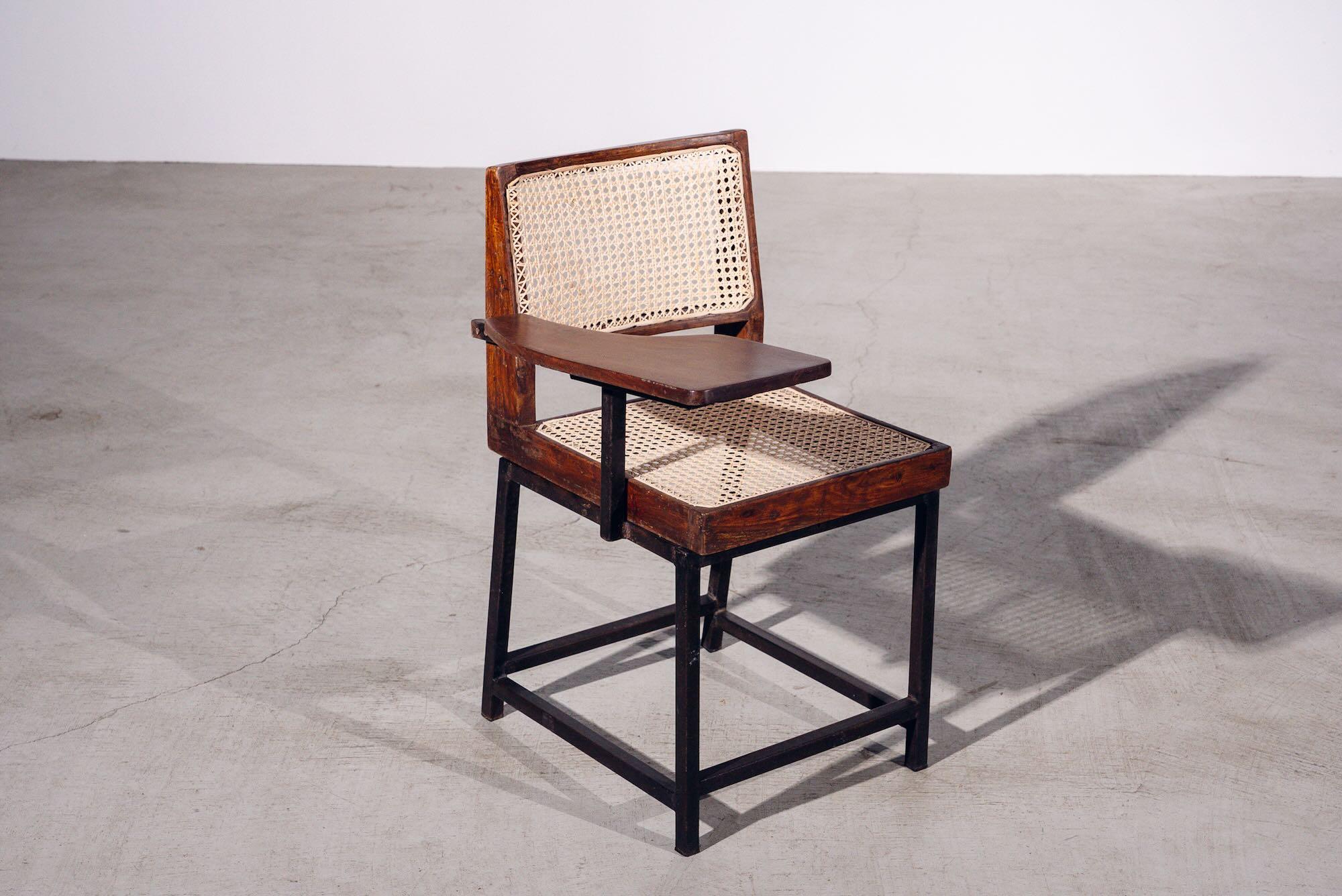 20ième siècle Chaise de table avec pieds en fer par Pierre Jeanneret pour Chandigarh, Inde, Circa 1965 en vente