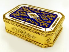 Table Cigarette Box fine hand-engraved and two-colour fire-enamelled. Salimbeni