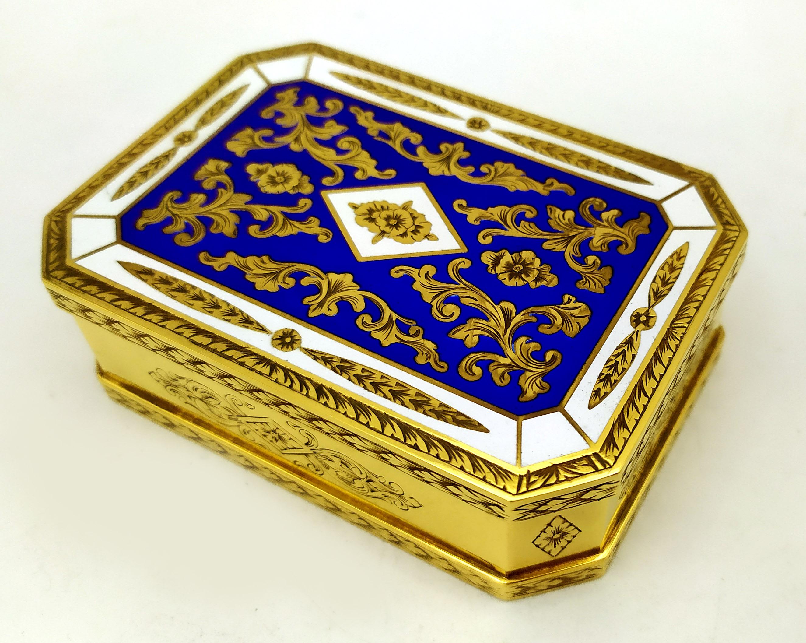 Baroque Table Cigarette Box fine hand-engraved and two-colour fire-enamelled. Salimbeni For Sale