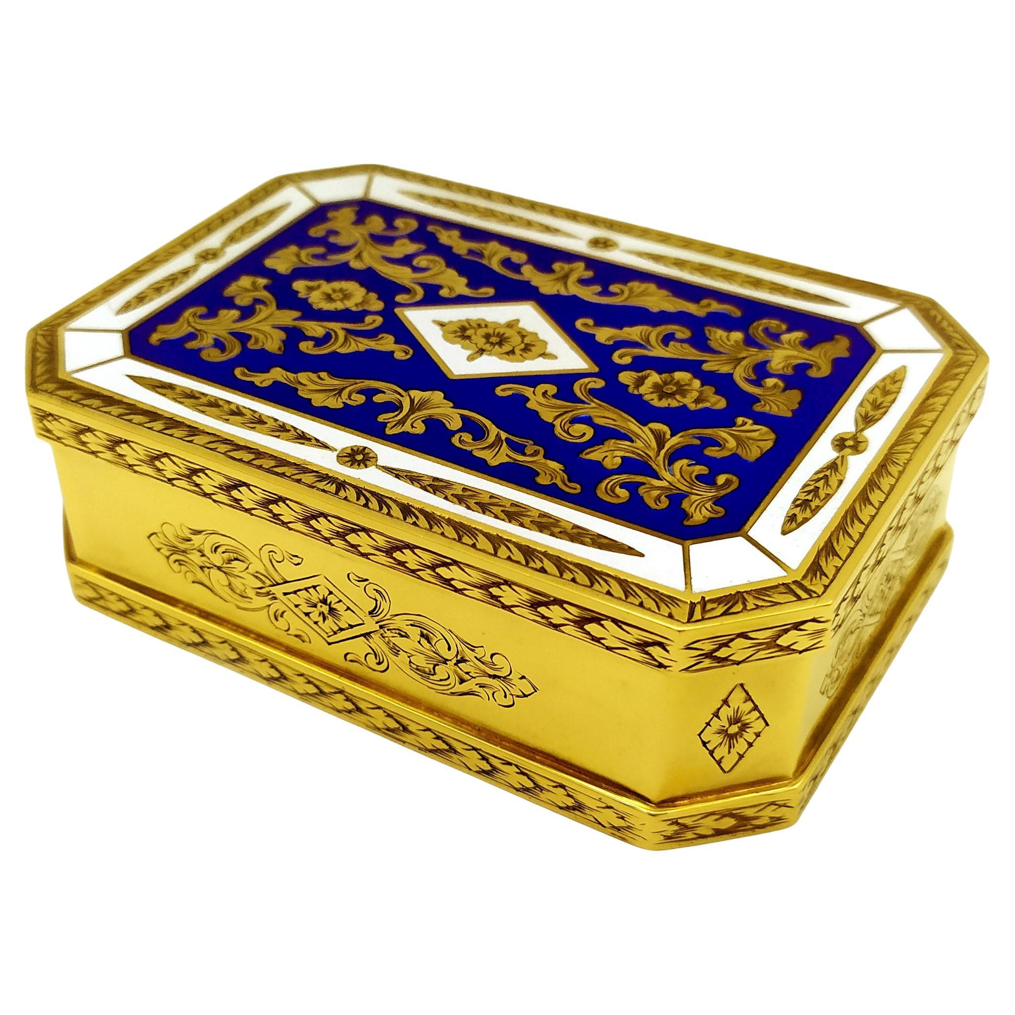 Caja para cigarrillos de mesa finamente grabada a mano y esmaltada al fuego en dos colores. Salimbeni